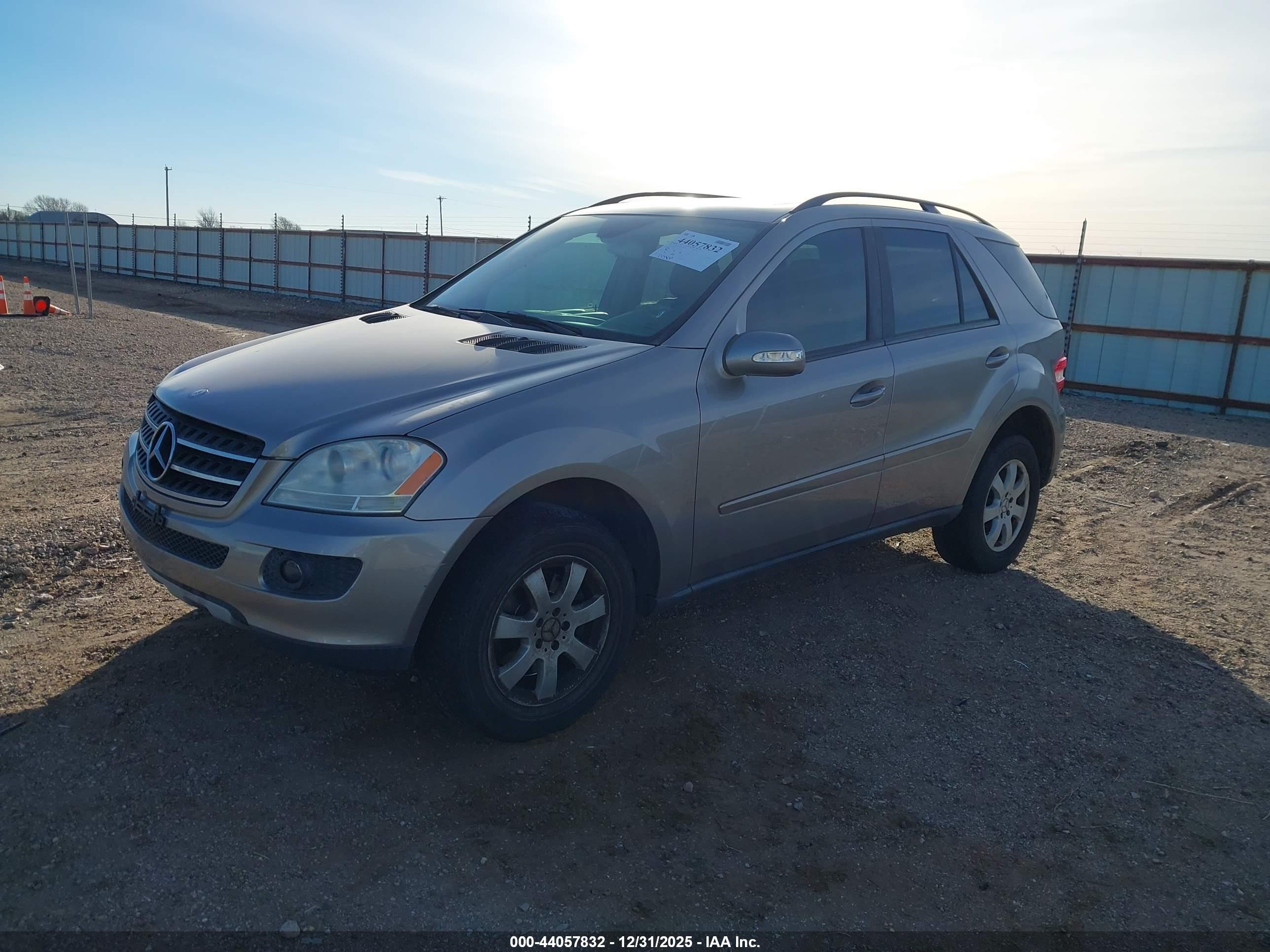 MERCEDES-BENZ ML image 2