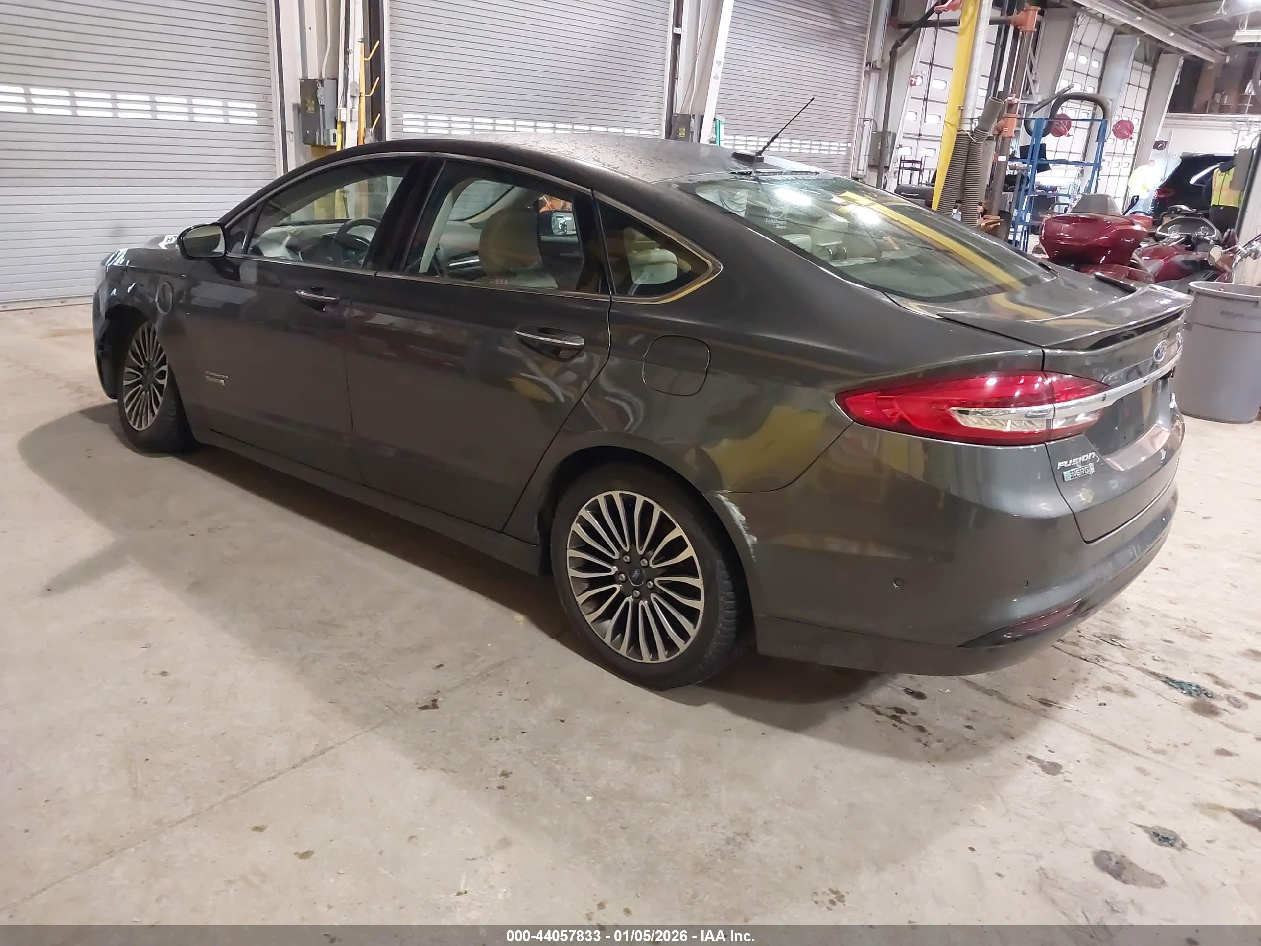 FORD FUSION image 3