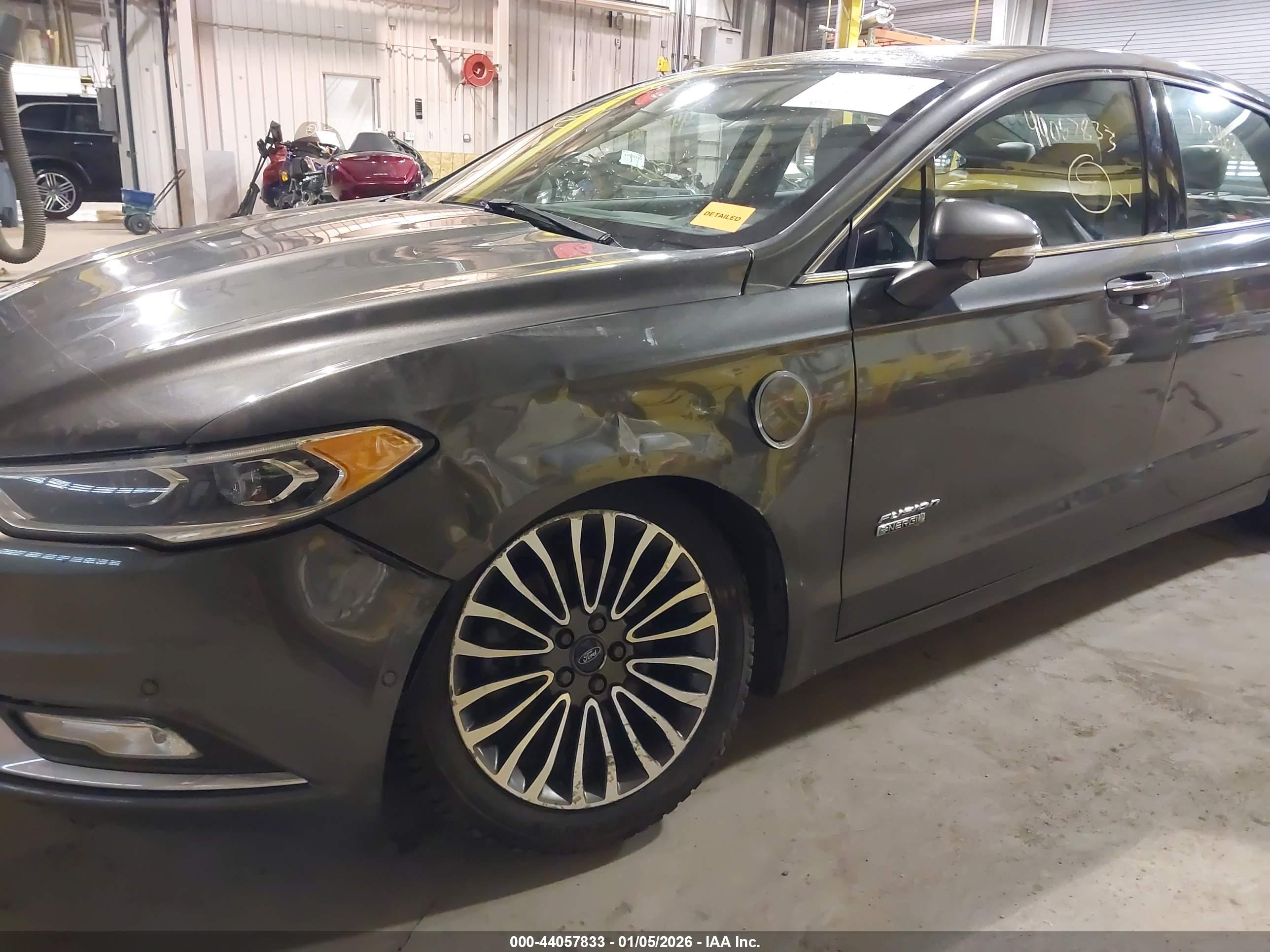 FORD FUSION image 6