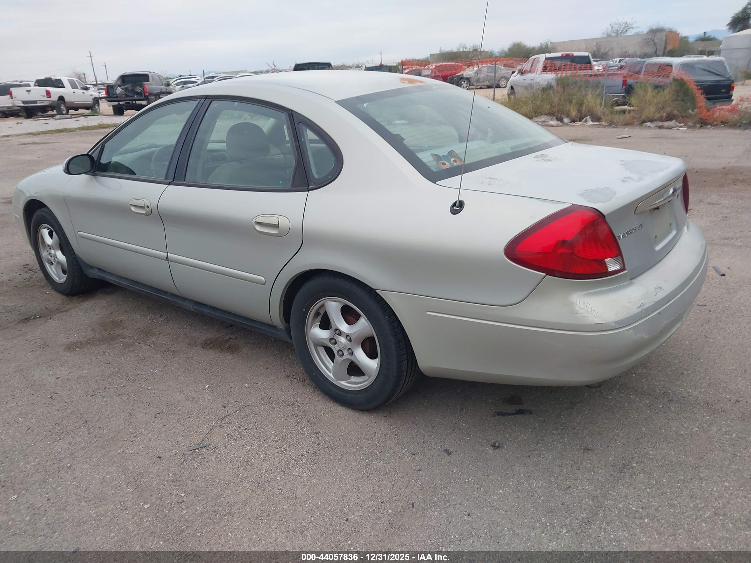 FORD TAURUS image 3
