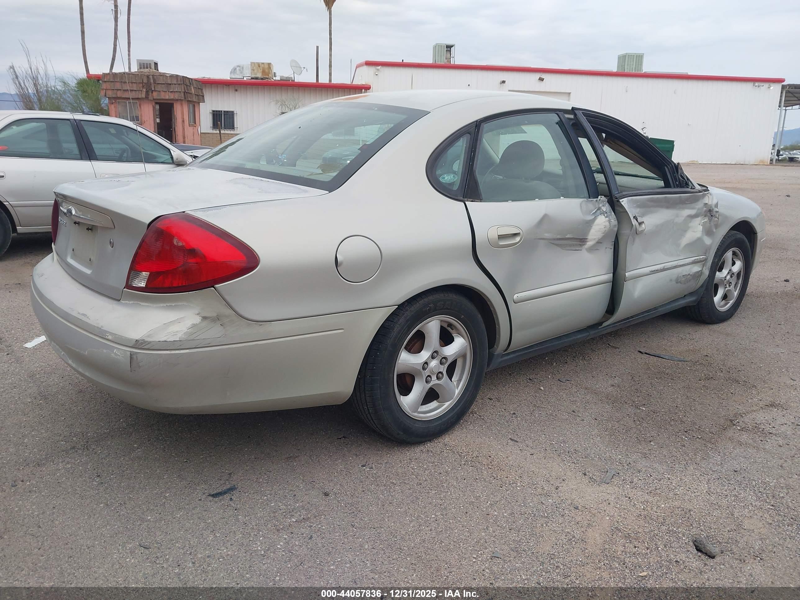 FORD TAURUS image 4