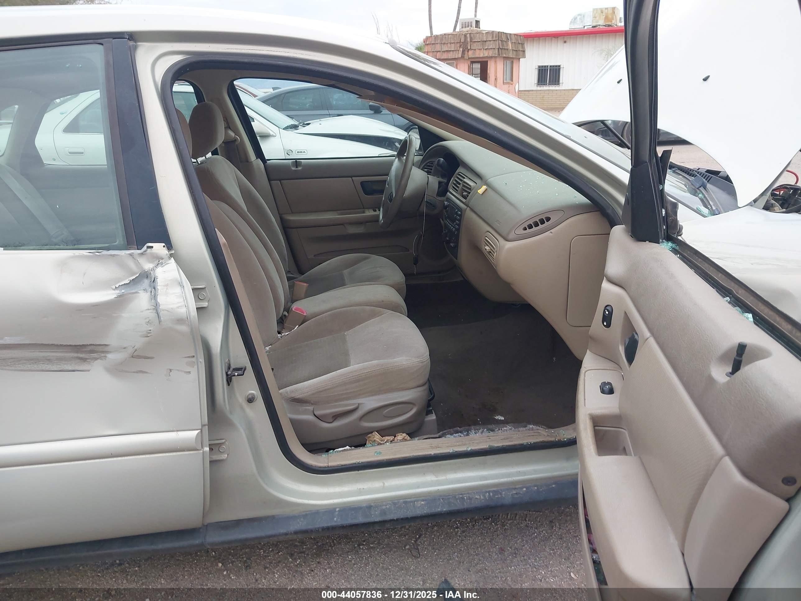FORD TAURUS image 5