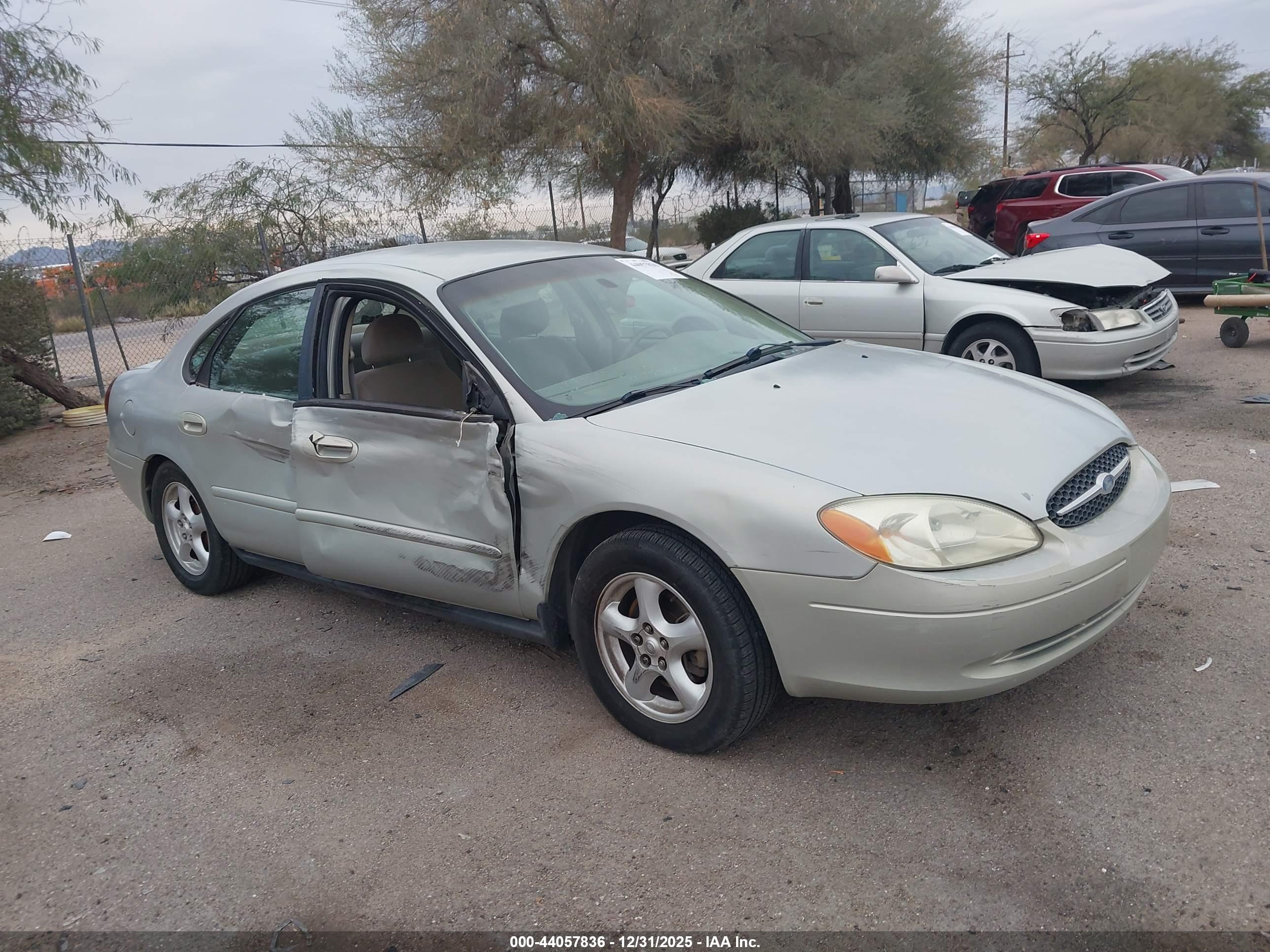 FORD TAURUS image 6