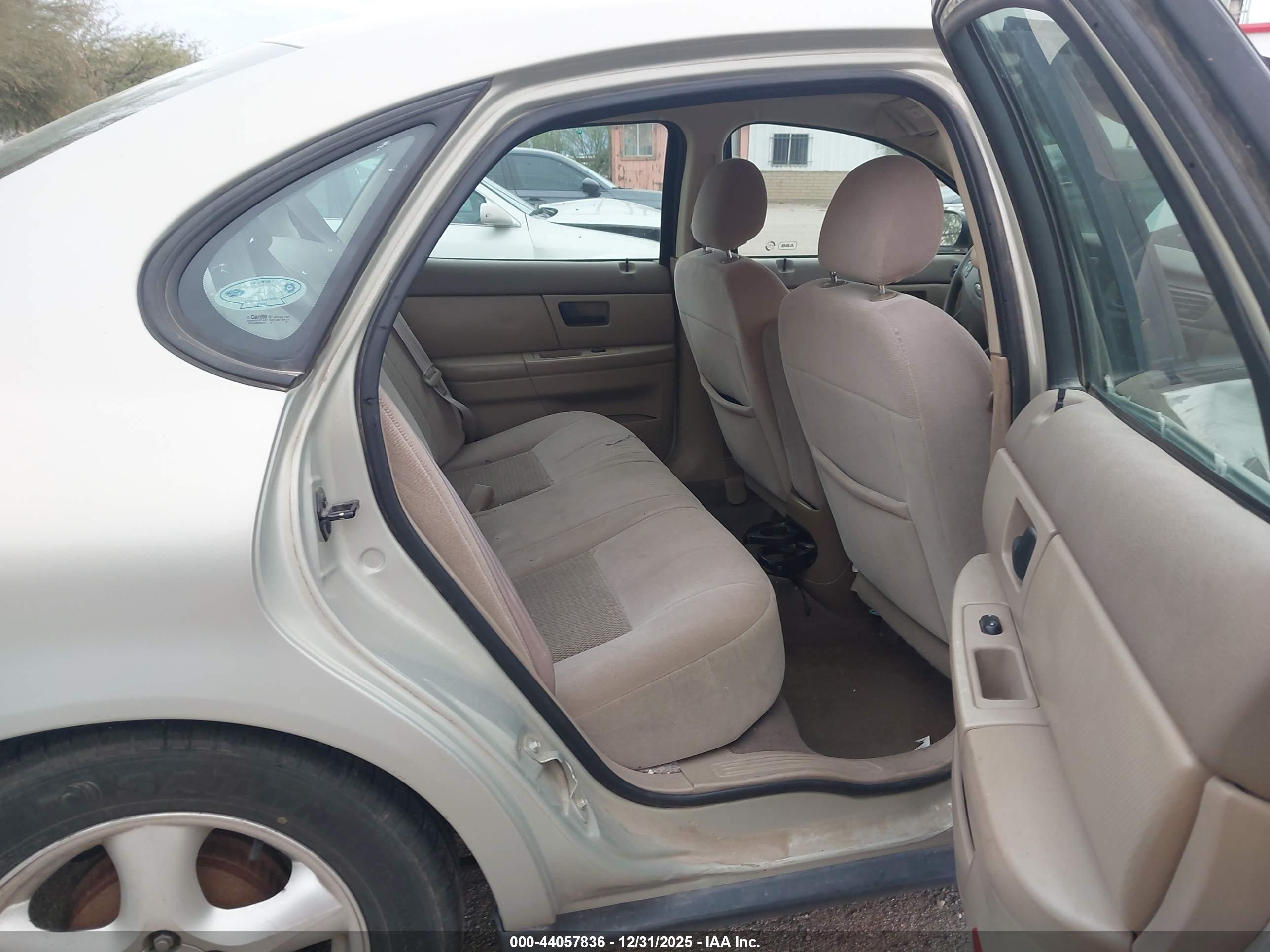 FORD TAURUS image 8