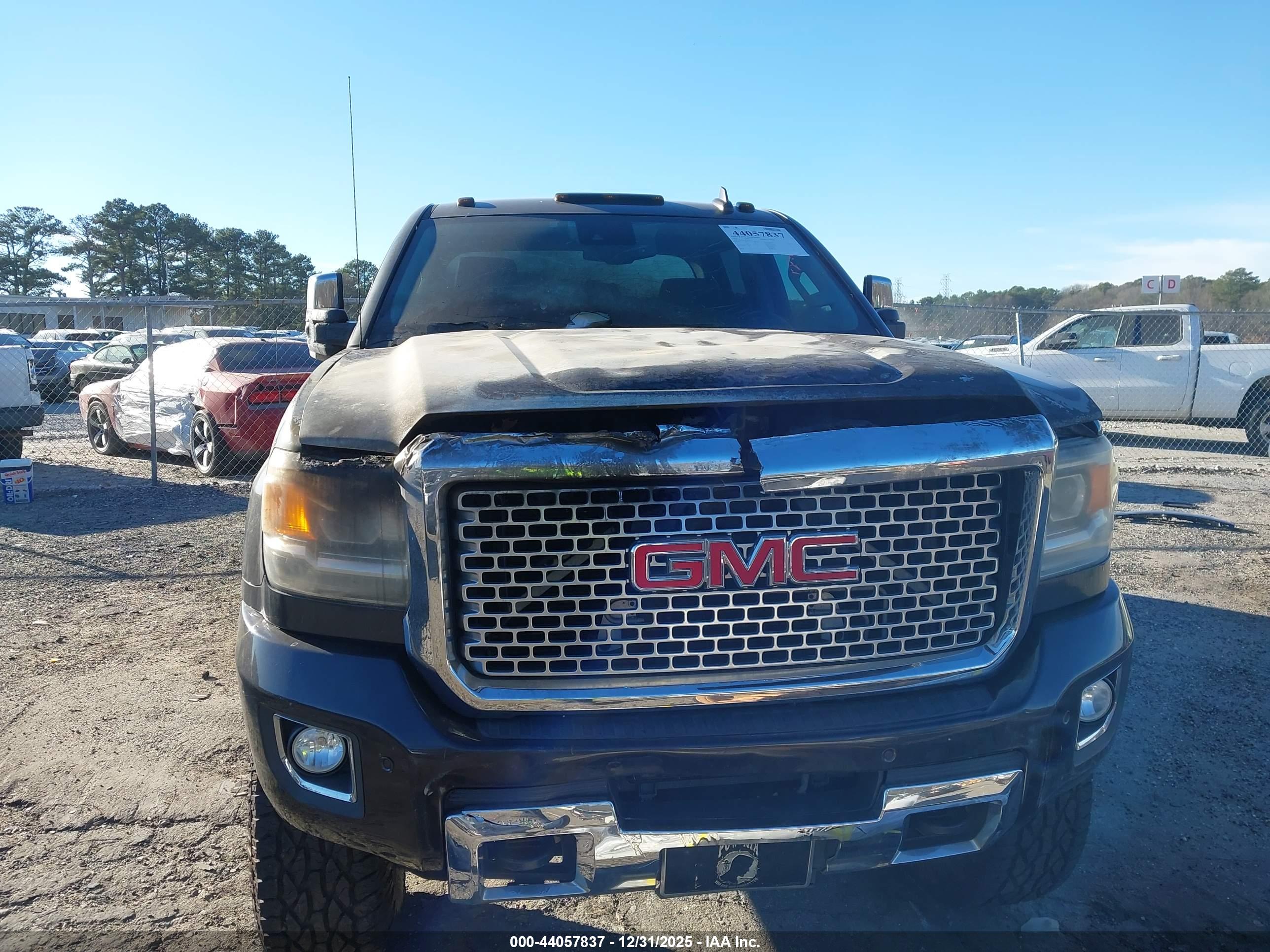 GMC SIERRA image 6