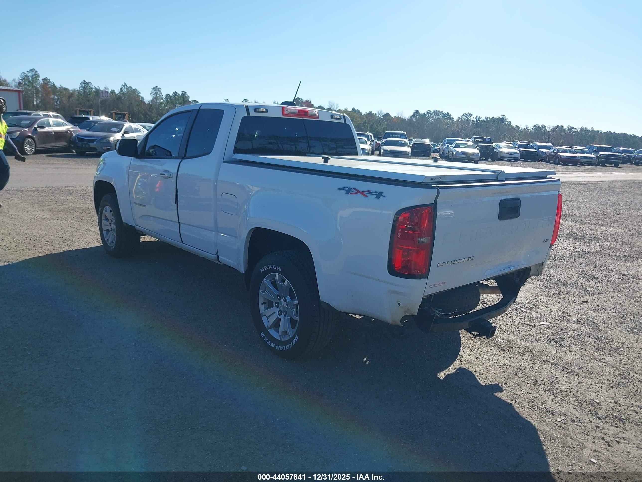 CHEVROLET COLORADO image 3