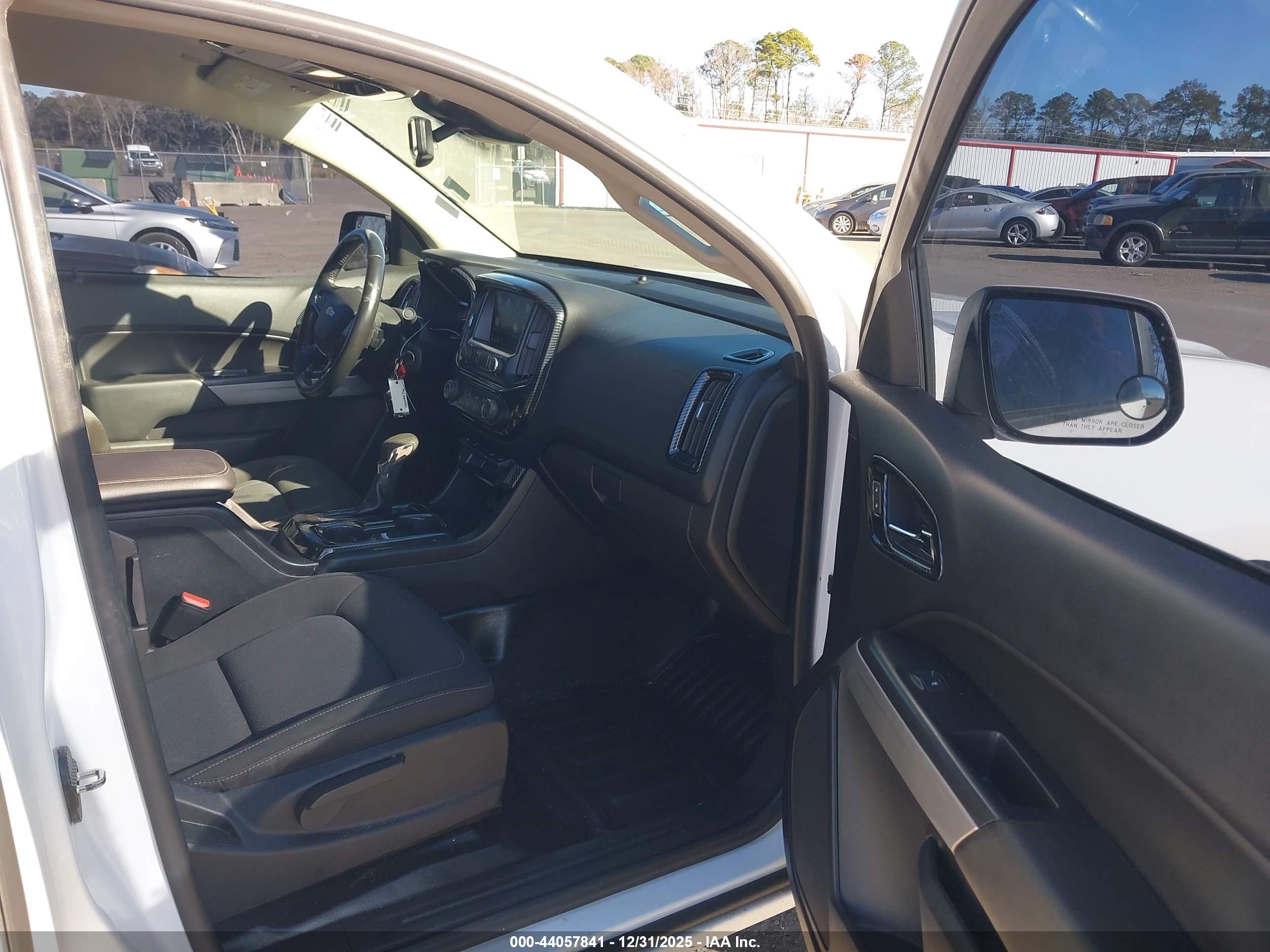 CHEVROLET COLORADO image 5