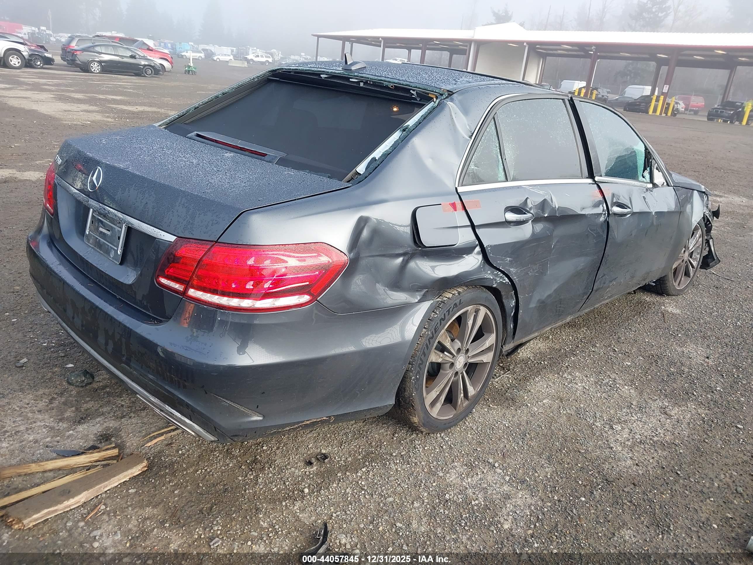 MERCEDES-BENZ E image 4