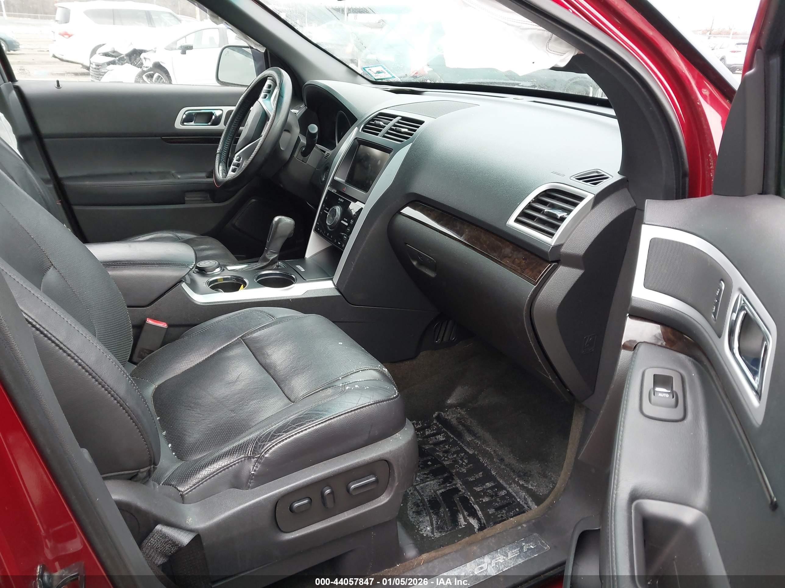 FORD EXPLORER image 5