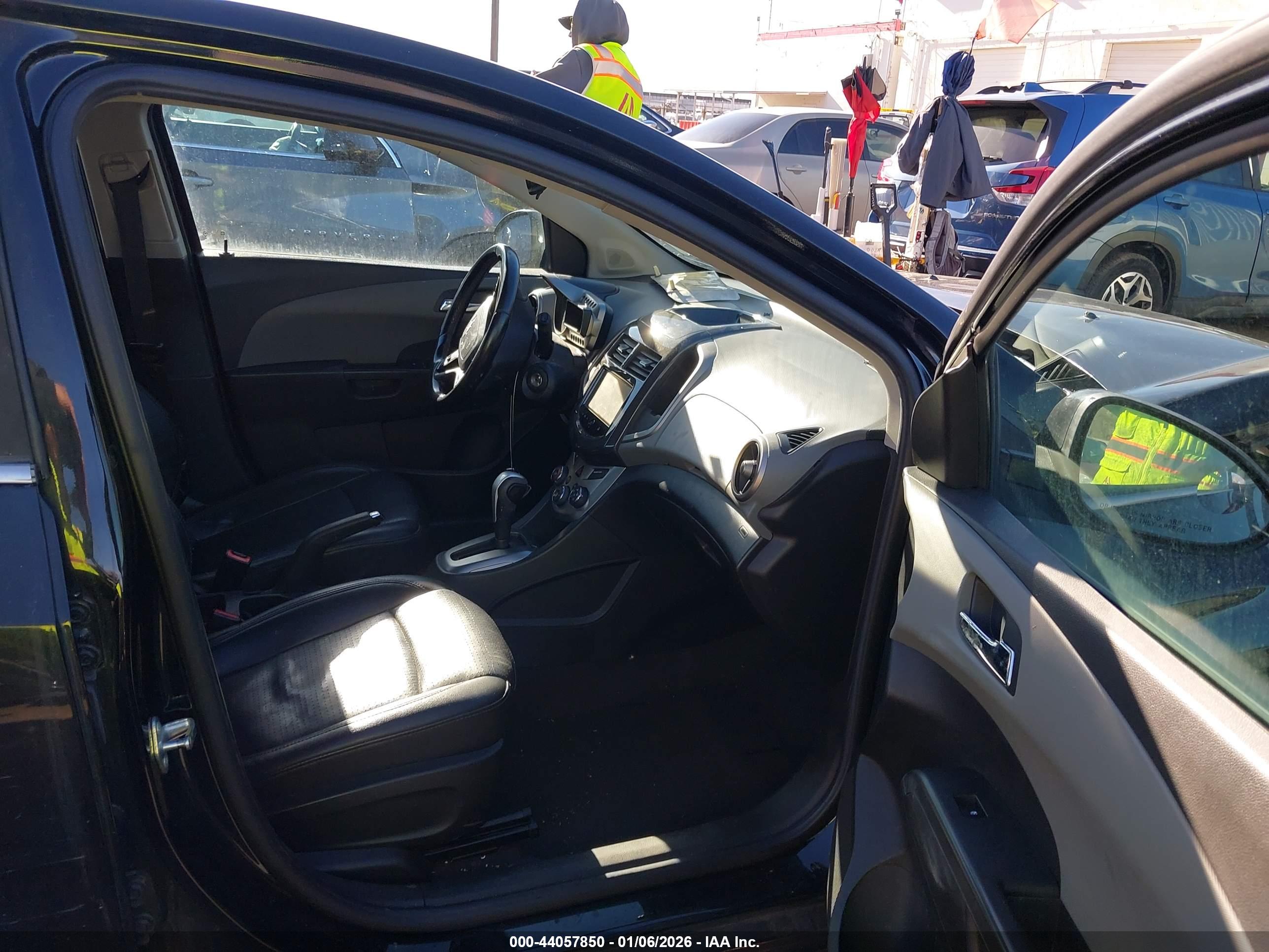 CHEVROLET SONIC image 5