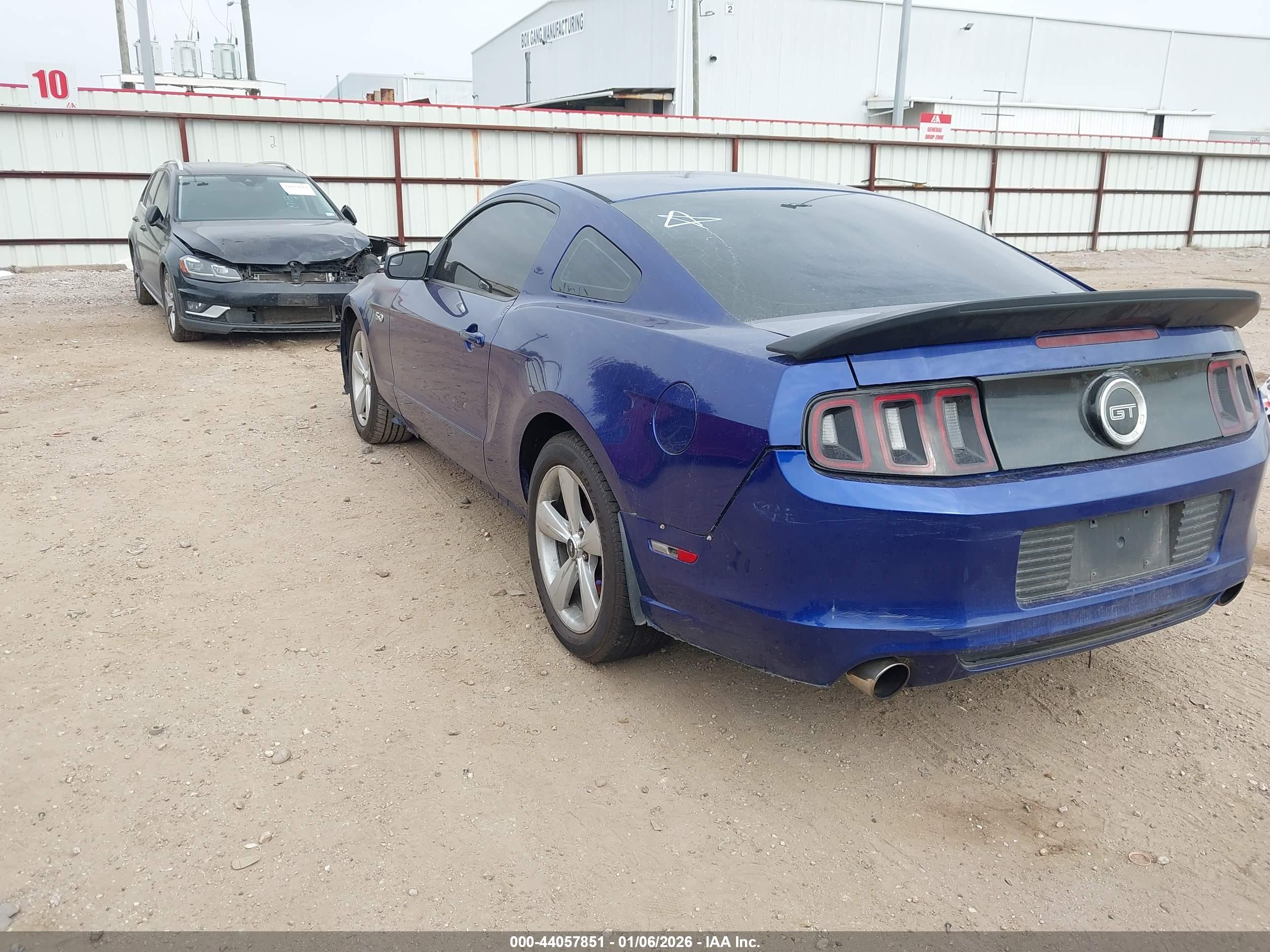 FORD MUSTANG image 3
