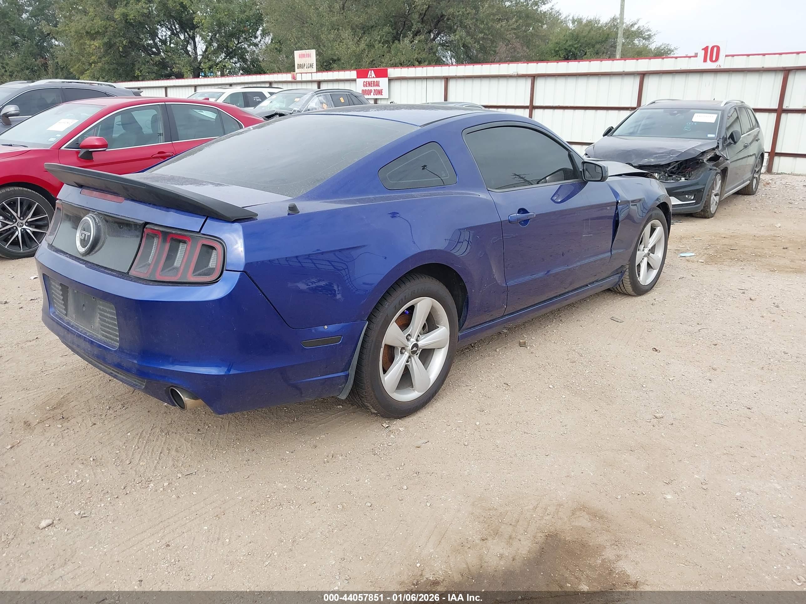 FORD MUSTANG image 4
