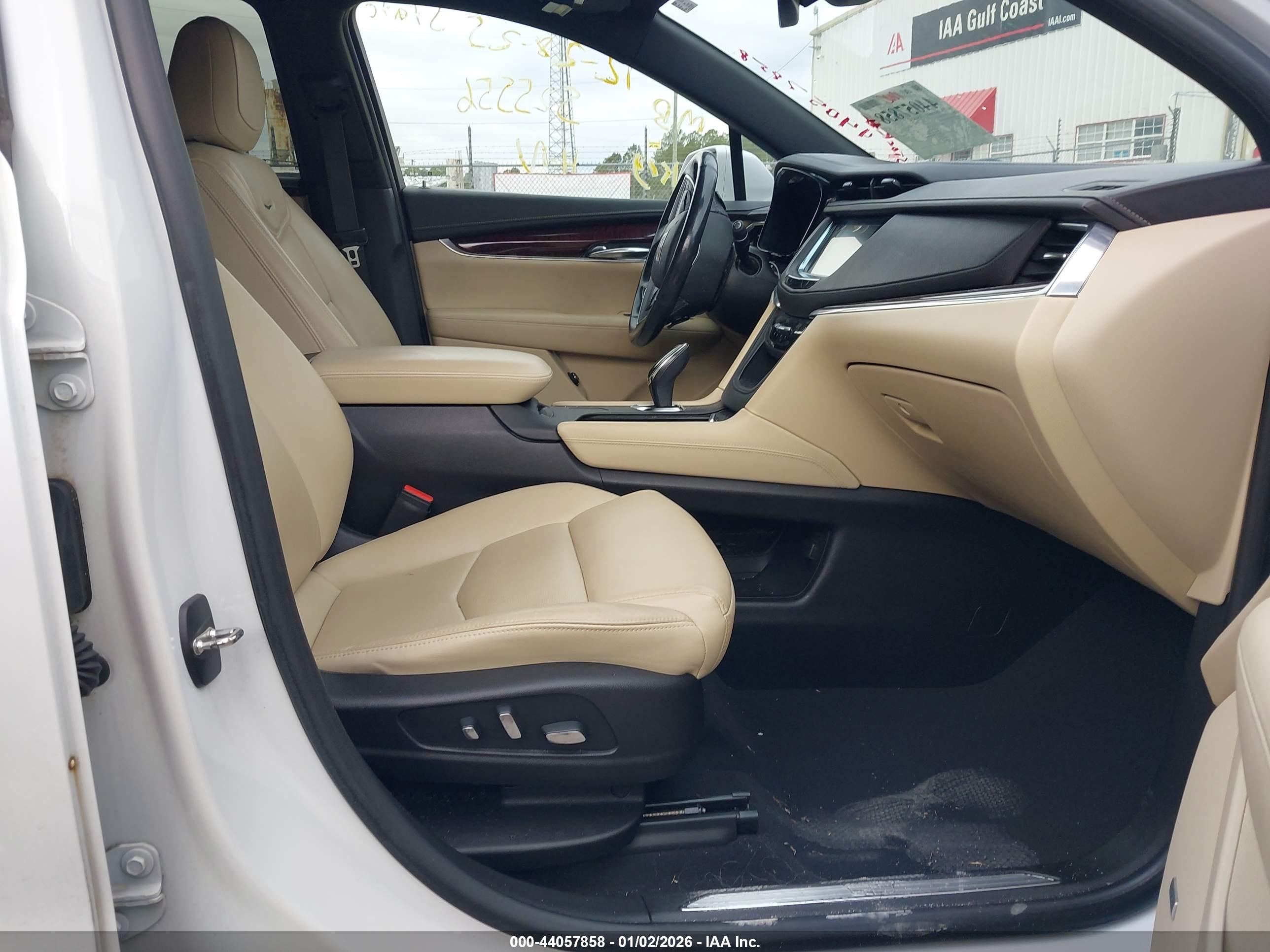 CADILLAC XT5 image 5