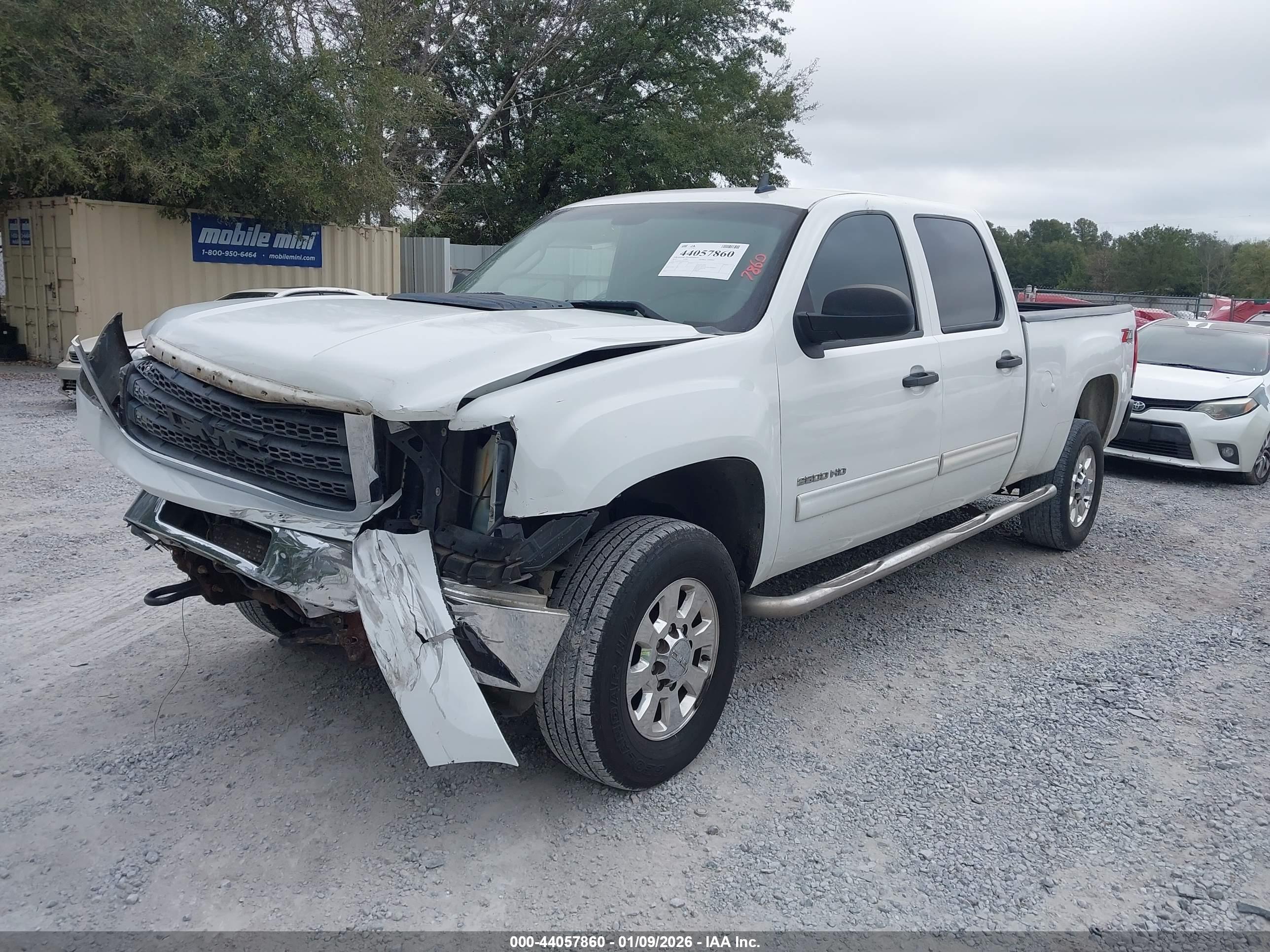GMC SIERRA image 2