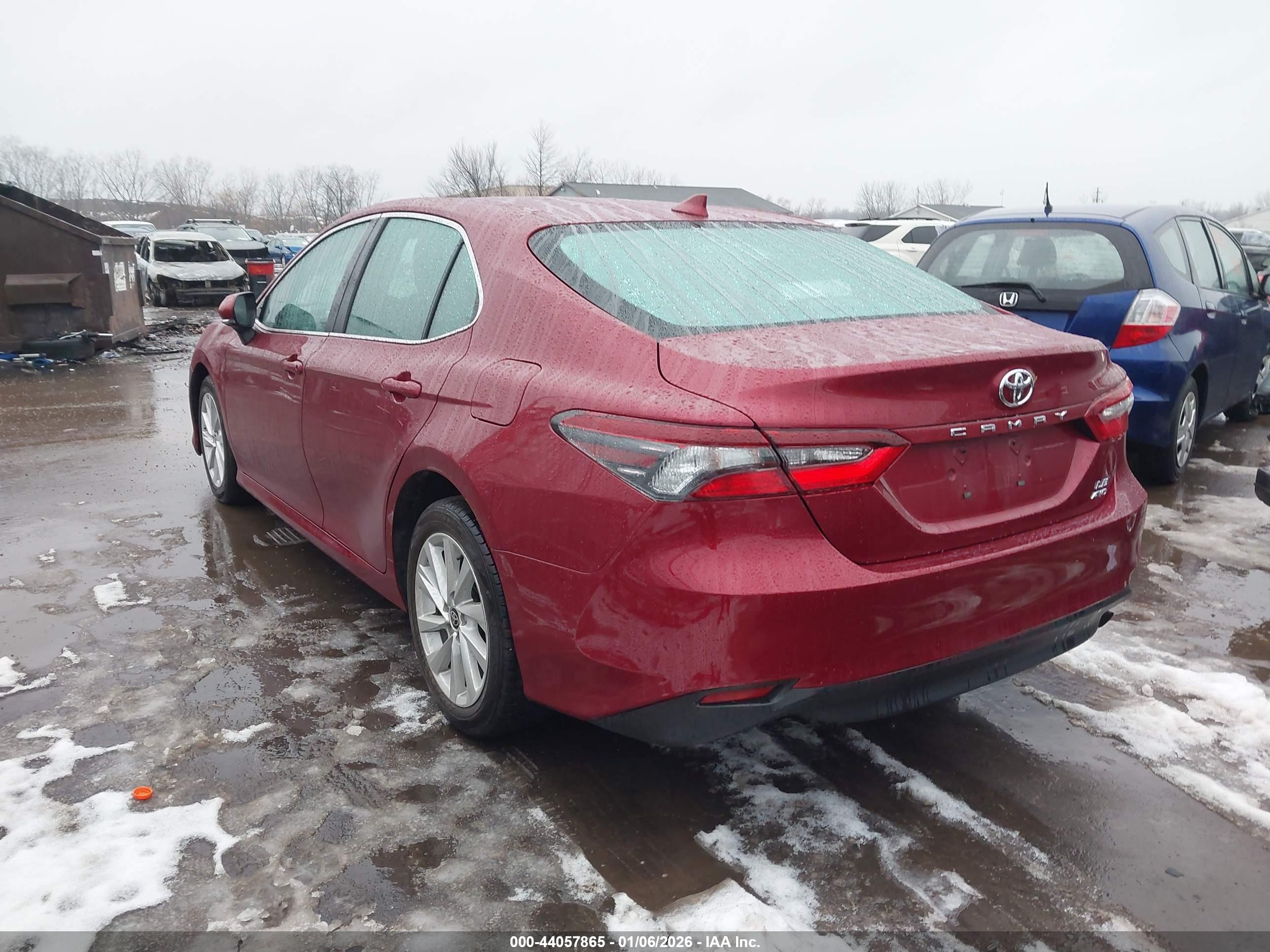 TOYOTA CAMRY image 3
