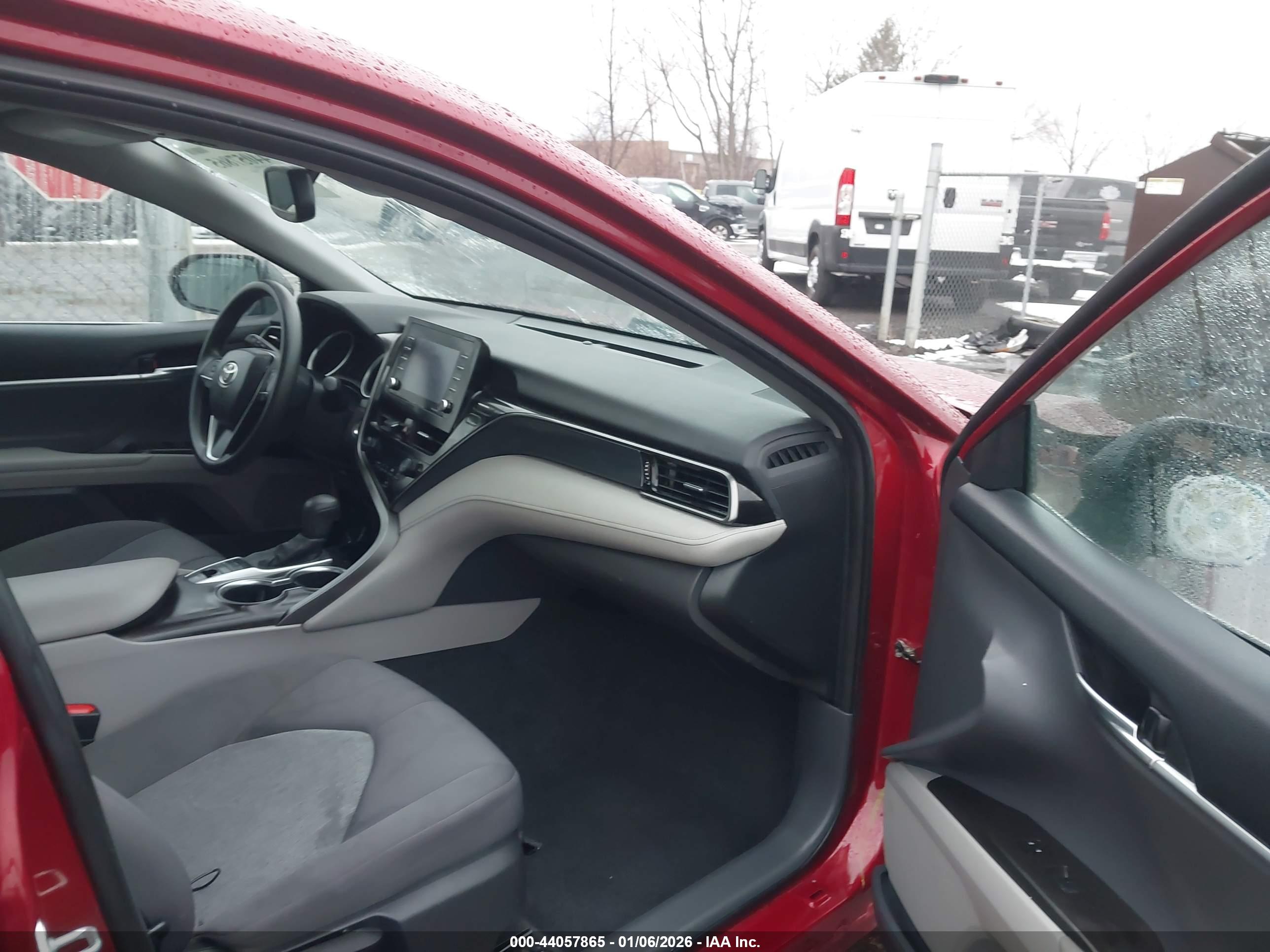 TOYOTA CAMRY image 5