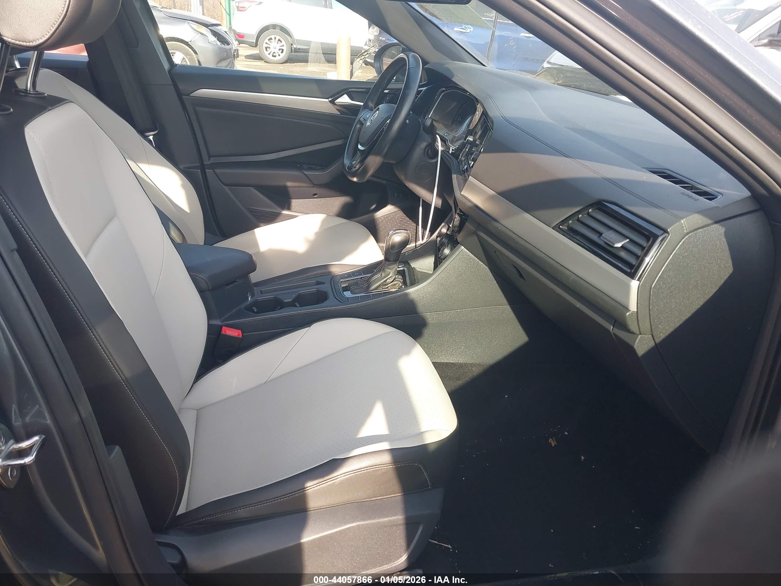 VOLKSWAGEN JETTA image 5