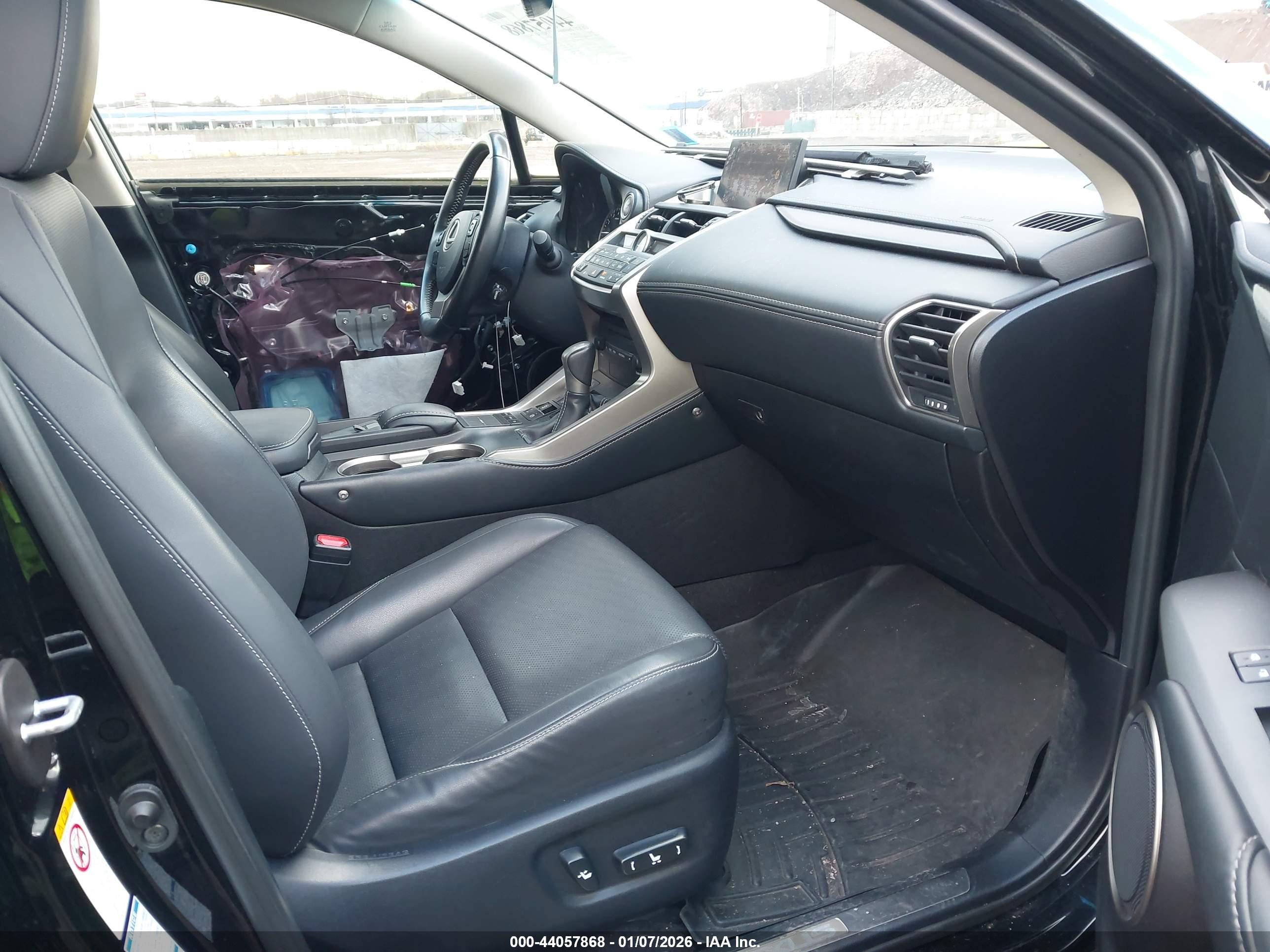 LEXUS NX image 5
