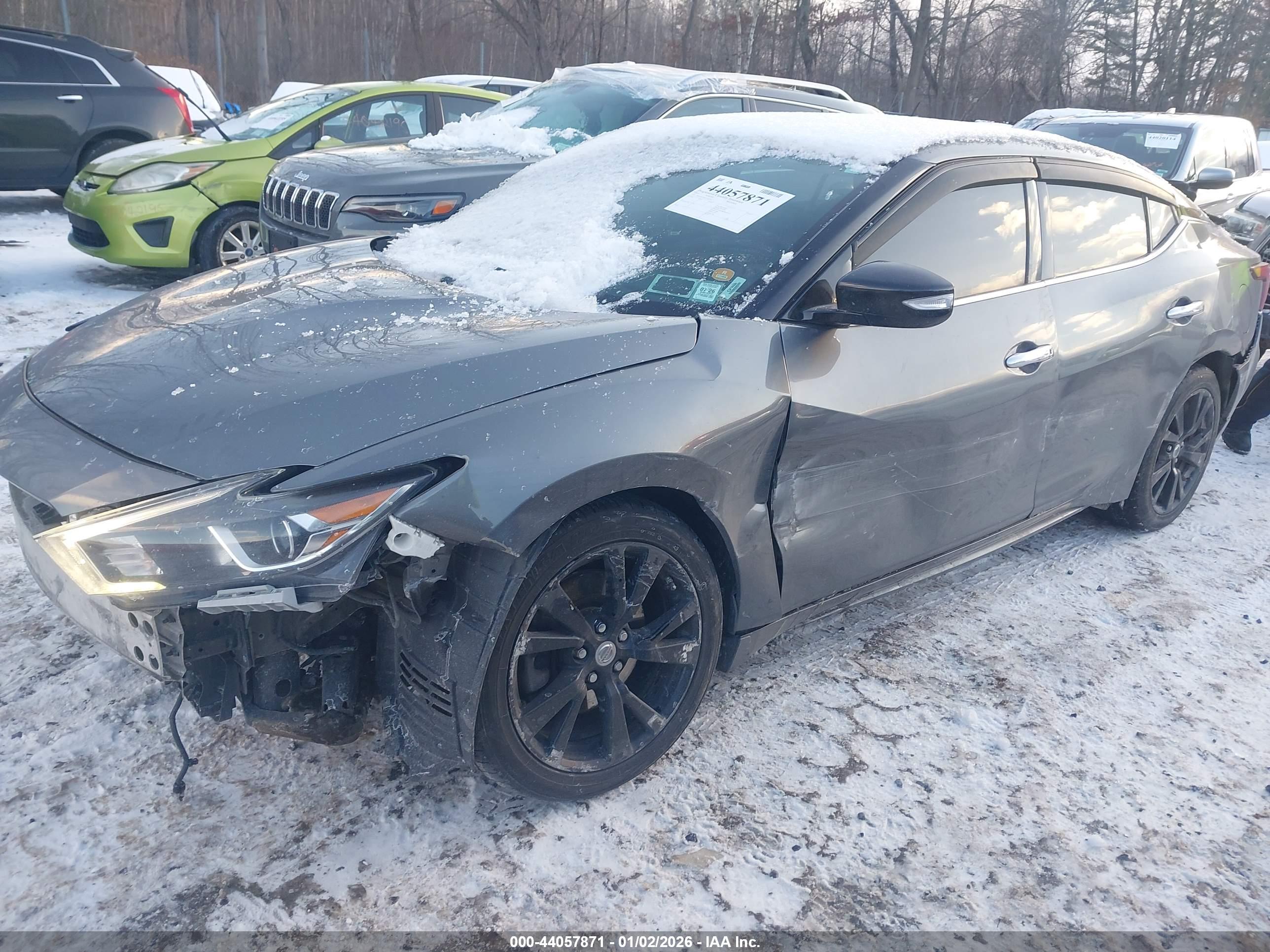 NISSAN MAXIMA image 2