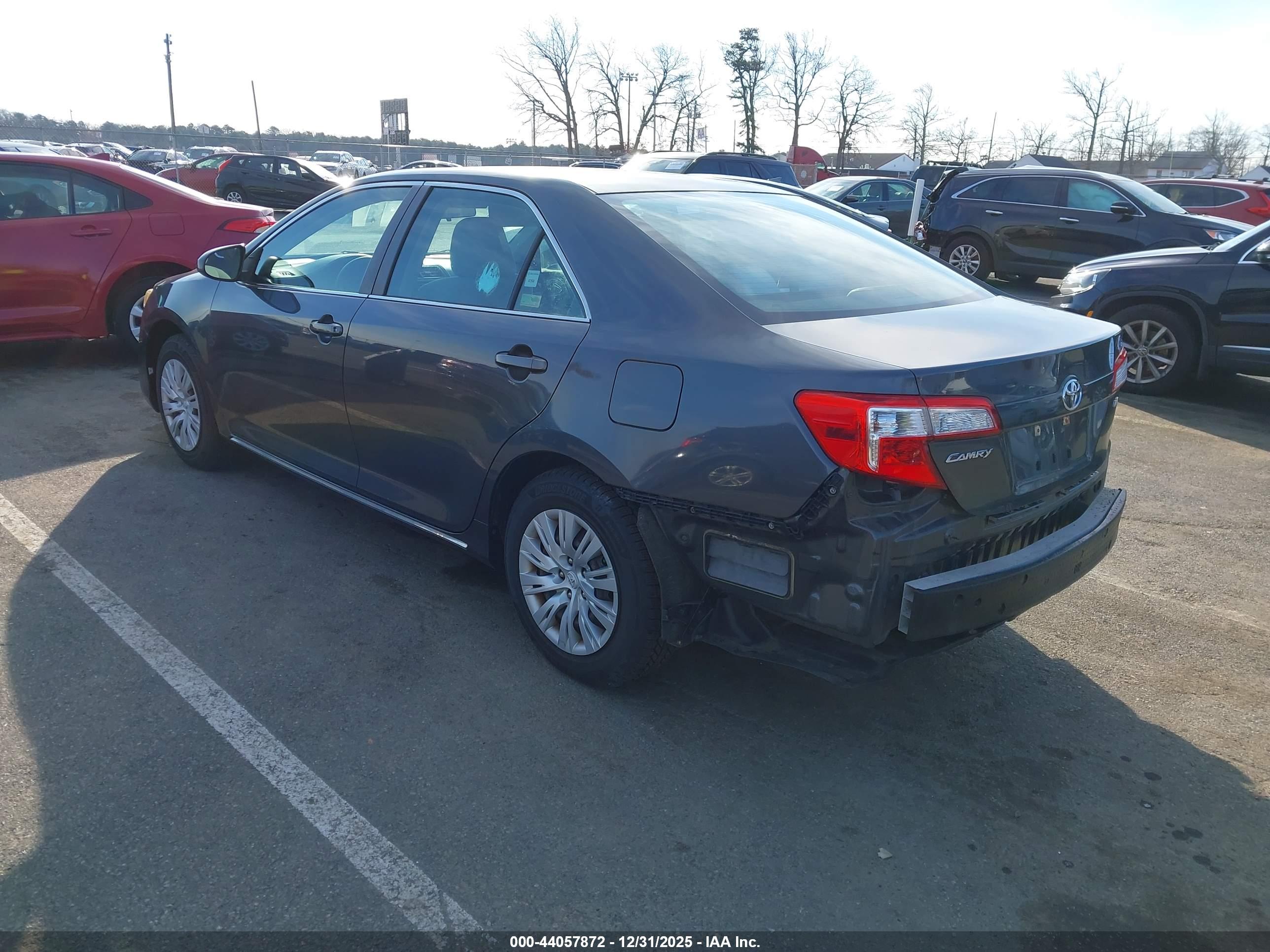 TOYOTA CAMRY image 3