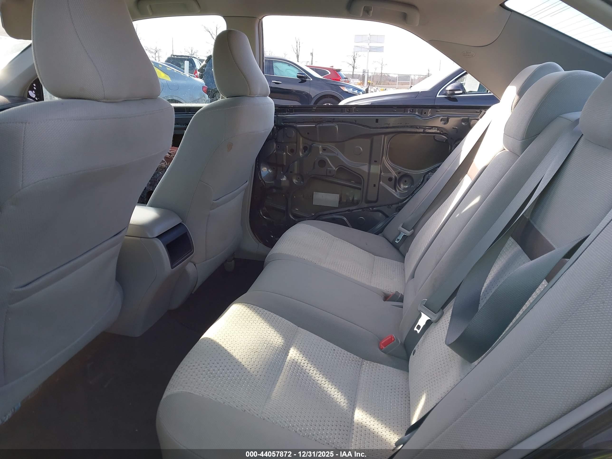 TOYOTA CAMRY image 8