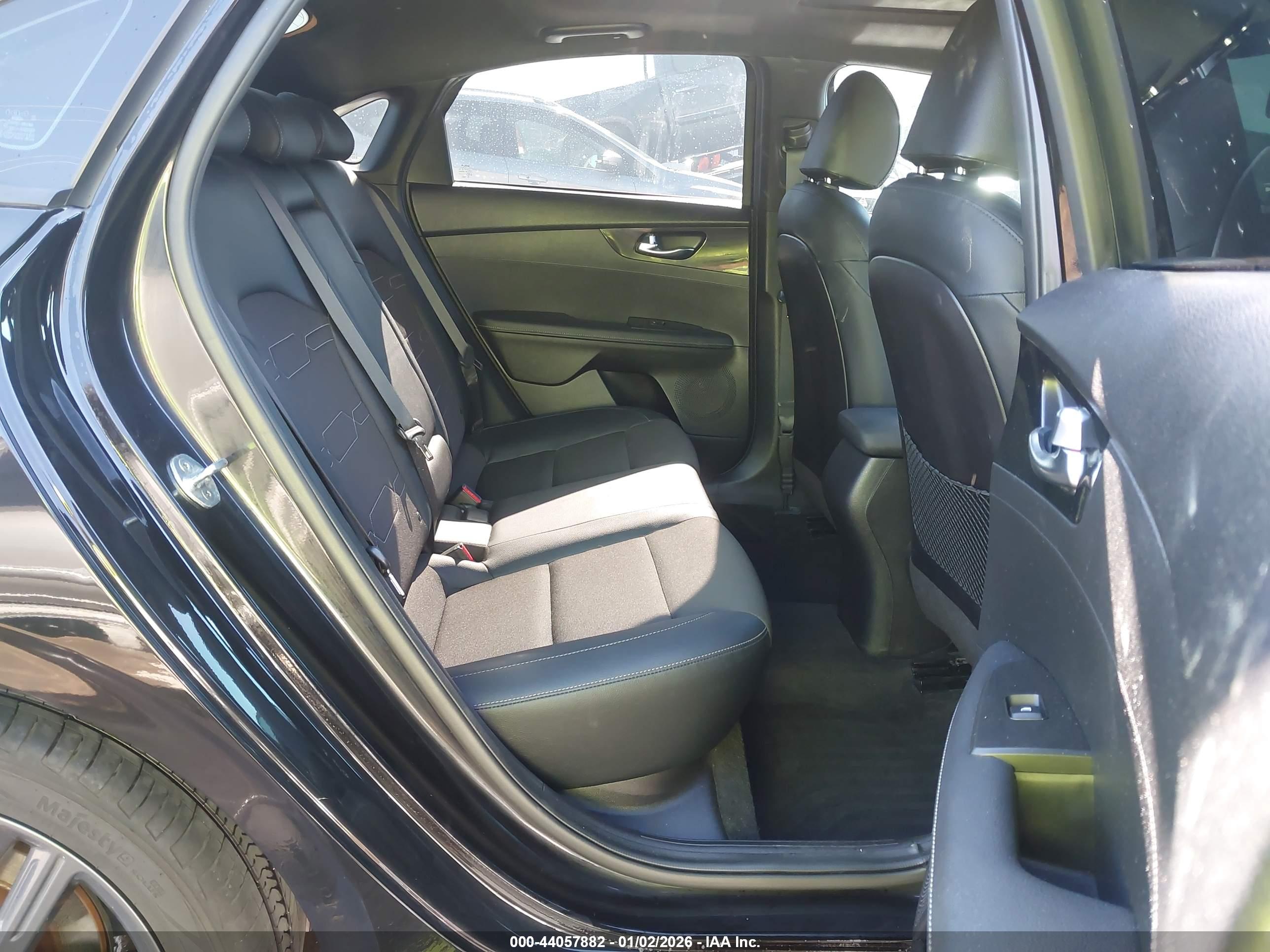 KIA FORTE image 8