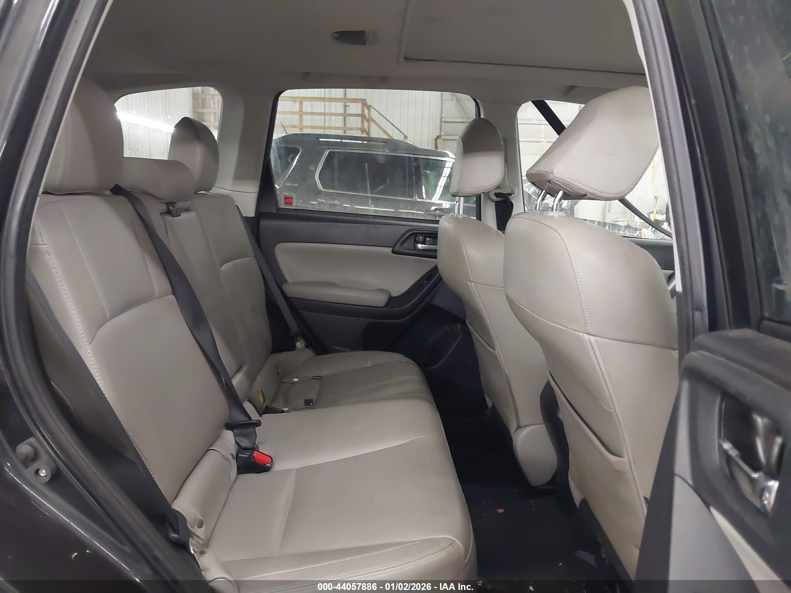 SUBARU FORESTER image 8