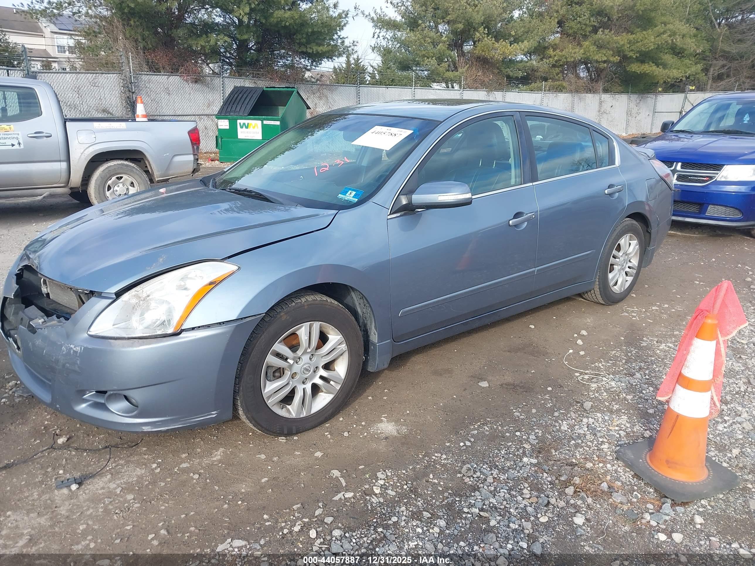 NISSAN ALTIMA image 2