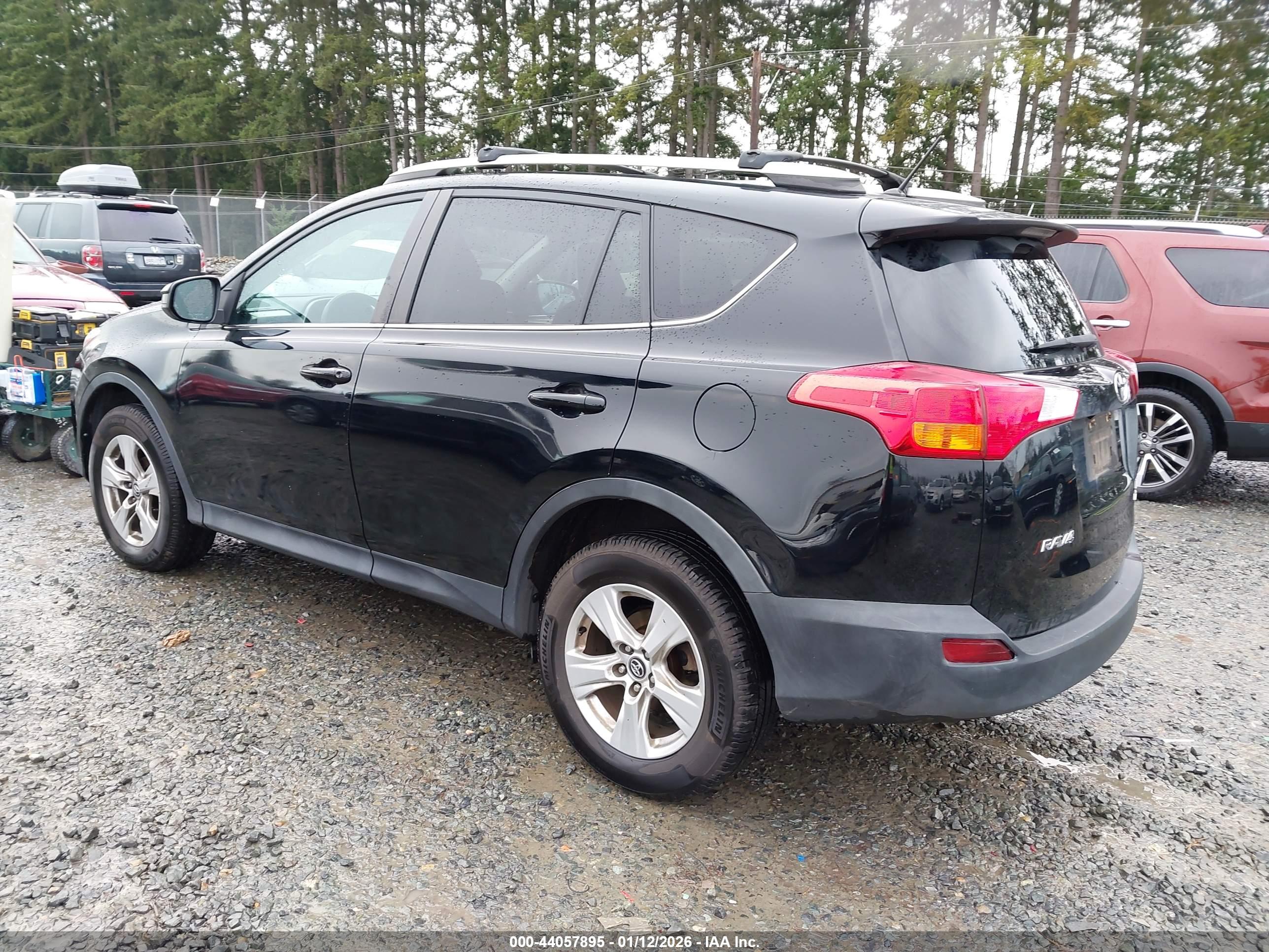 TOYOTA RAV4 image 3