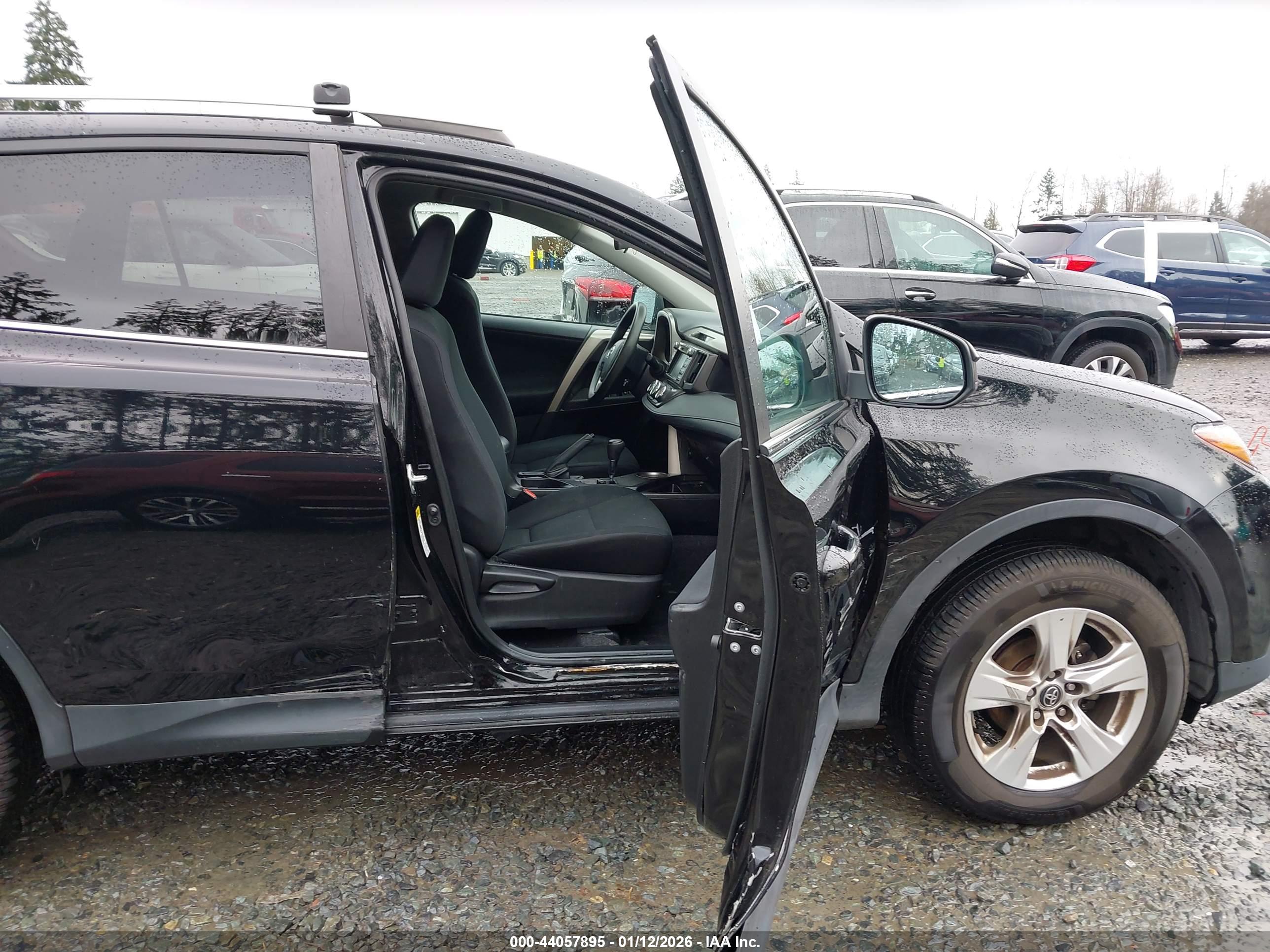 TOYOTA RAV4 image 5