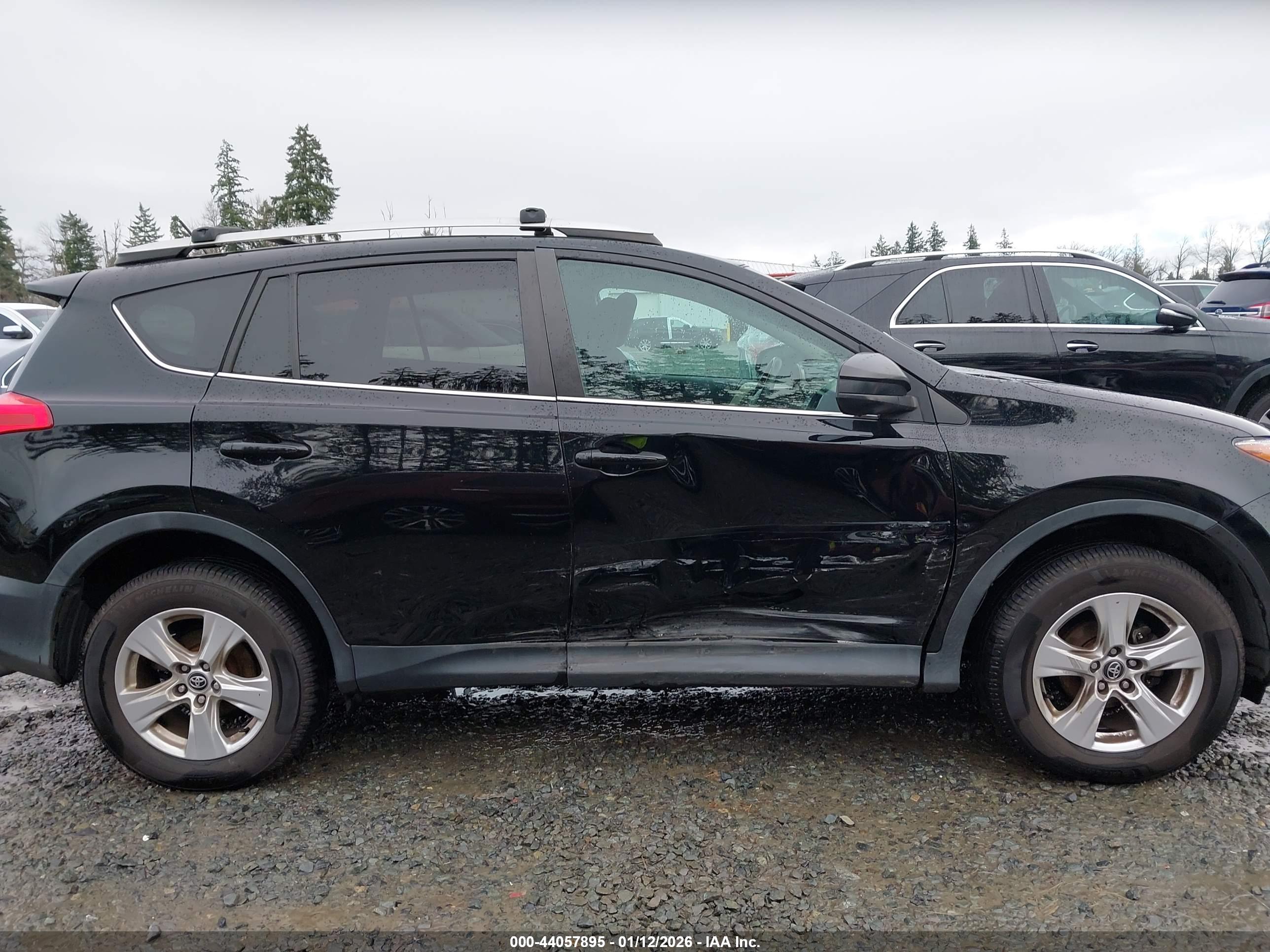 TOYOTA RAV4 image 6