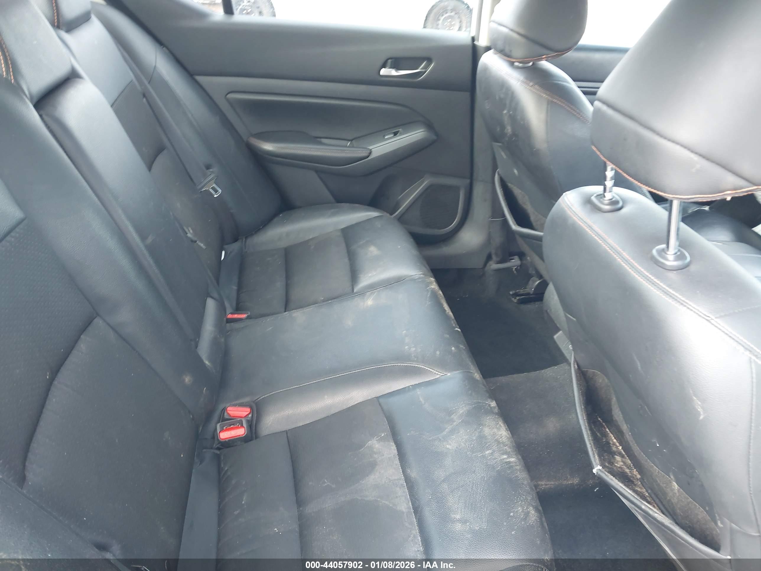 NISSAN ALTIMA image 8