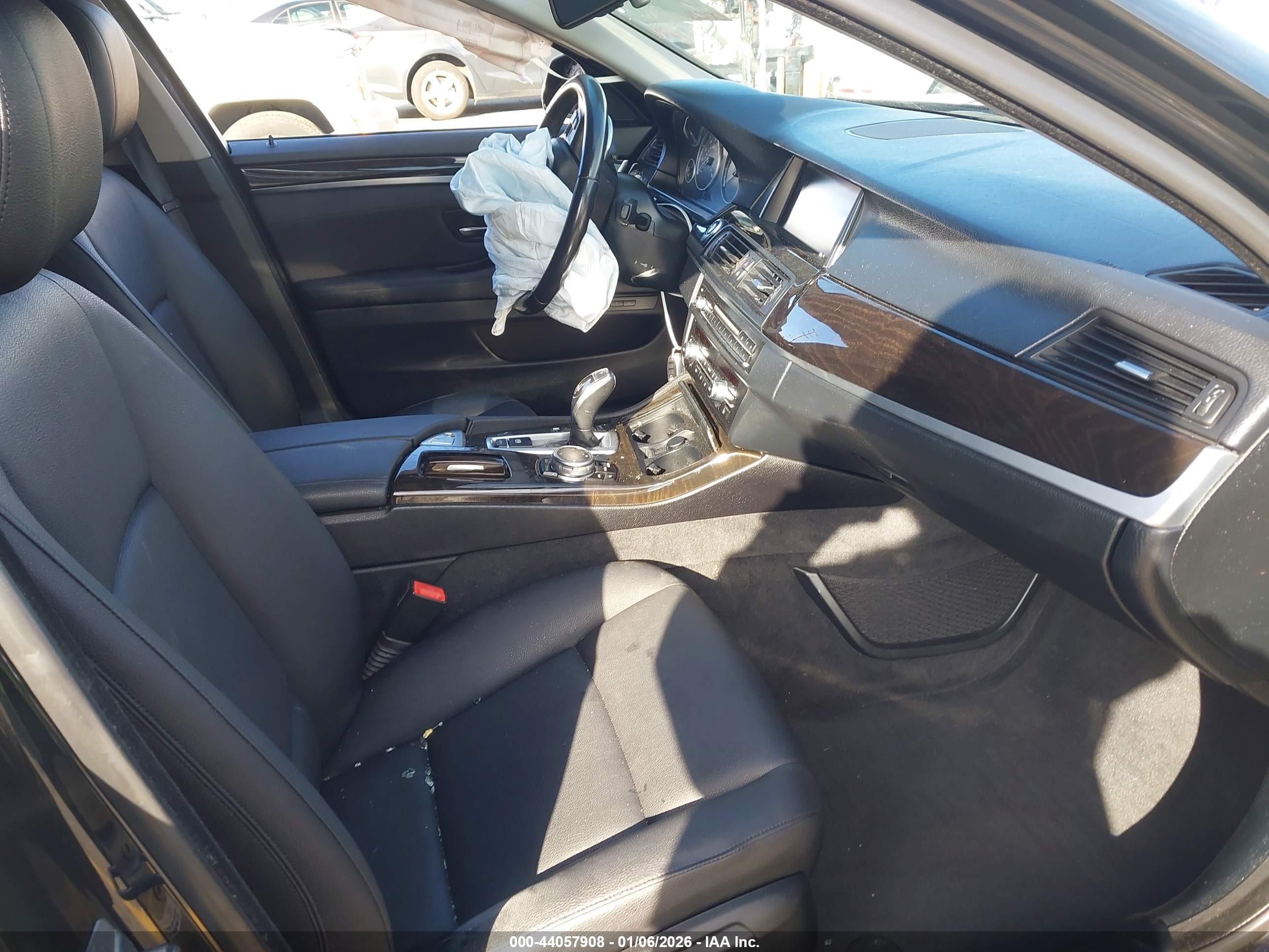 BMW 528I image 5