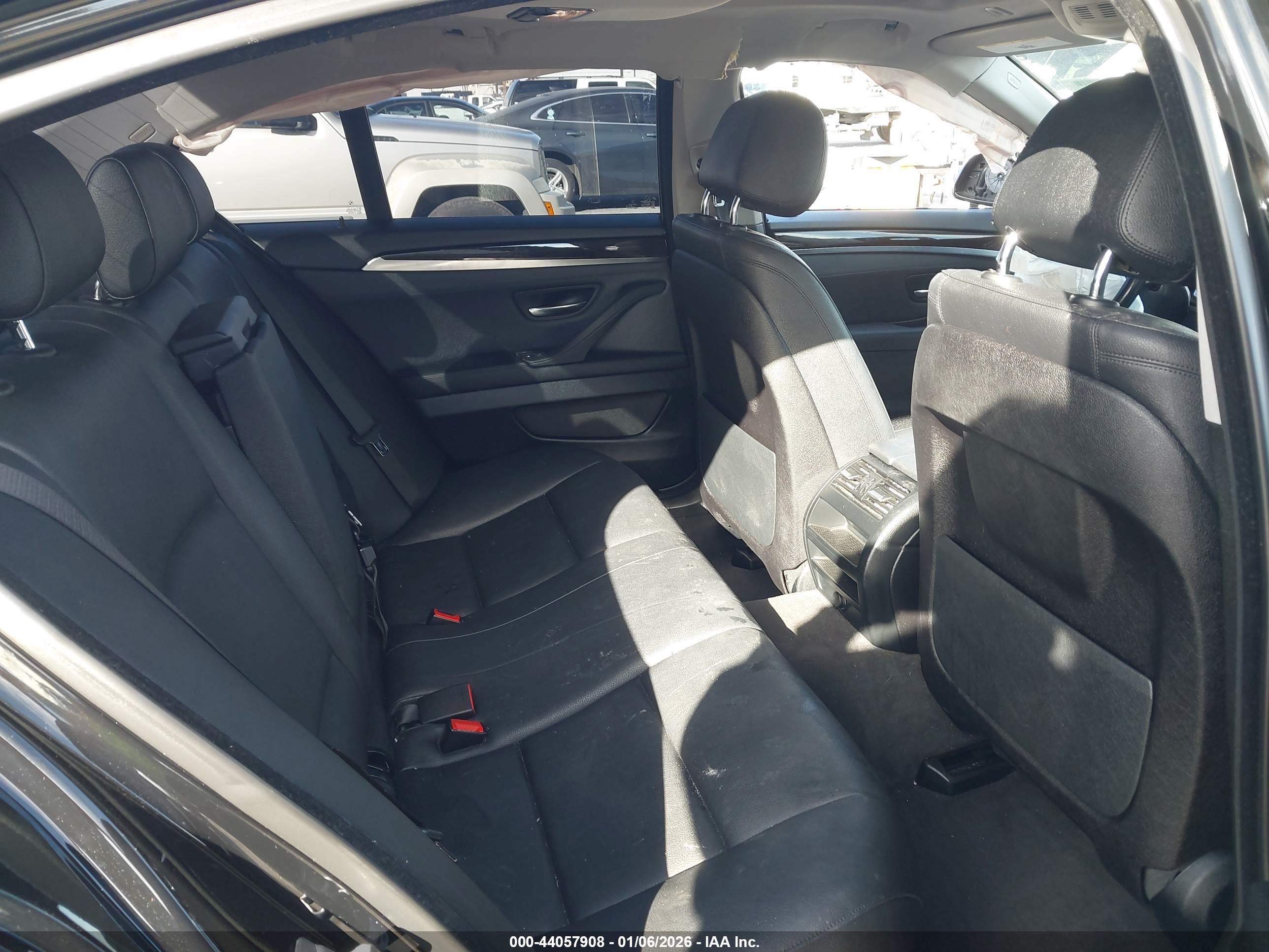 BMW 528I image 8