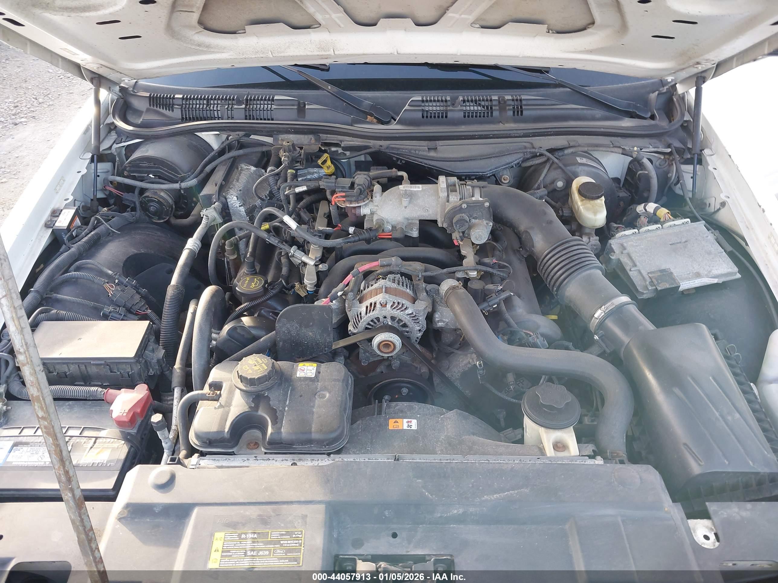 FORD CROWN image 10