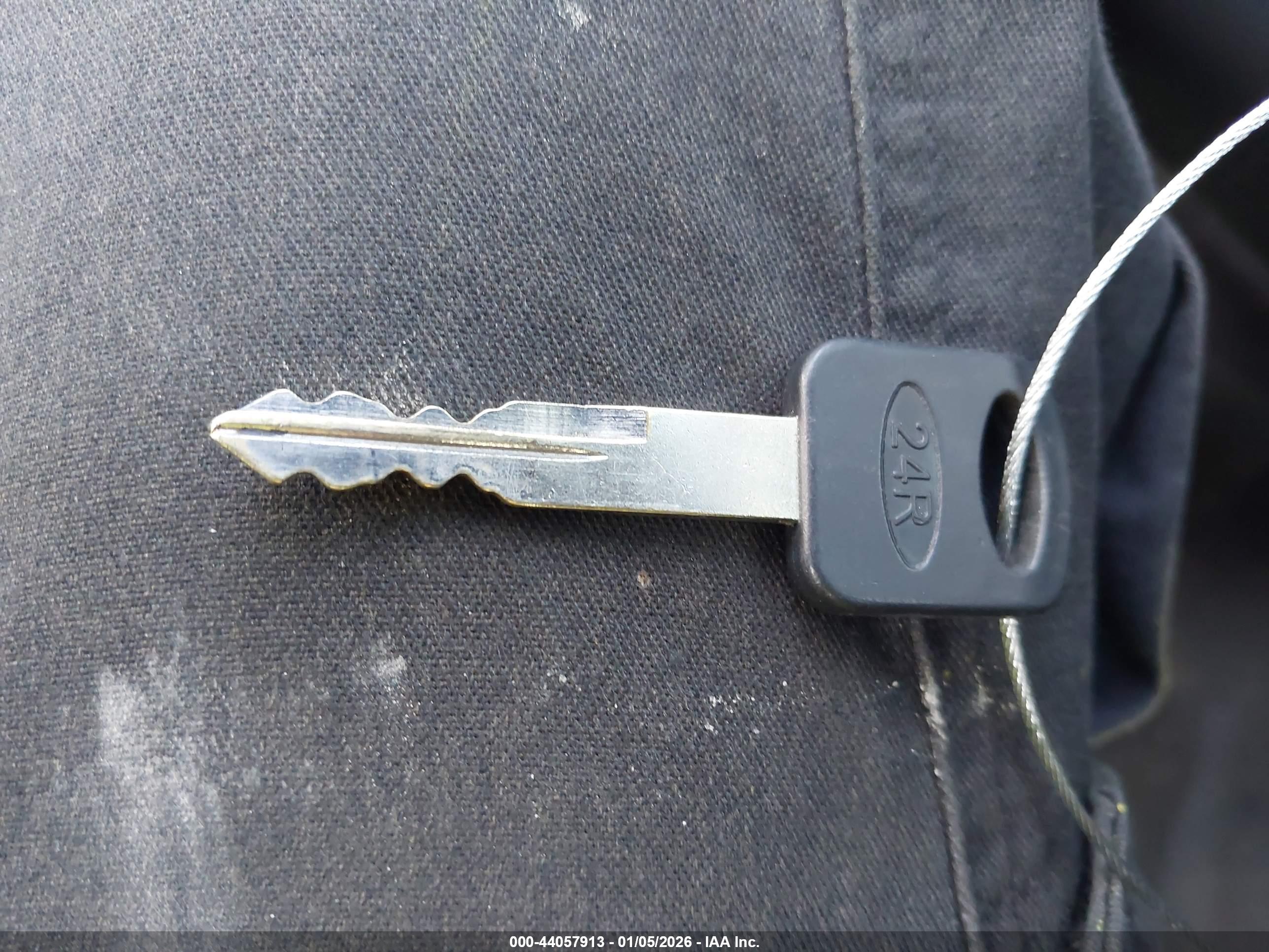 FORD CROWN image 11