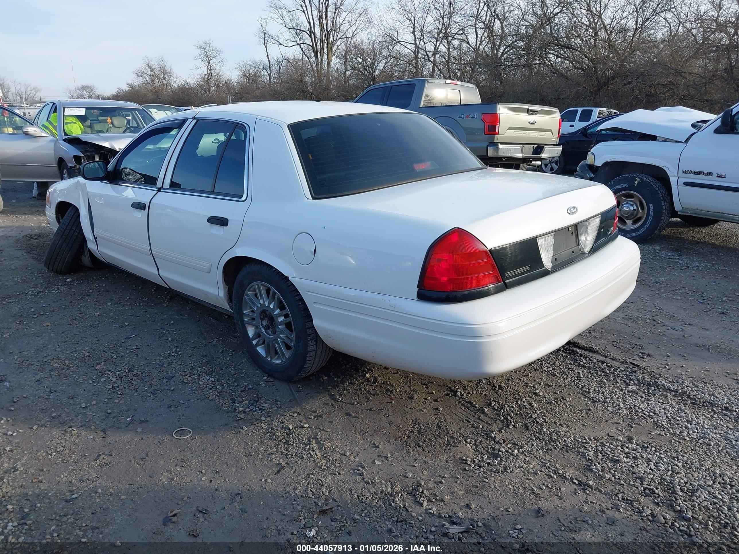 FORD CROWN image 3
