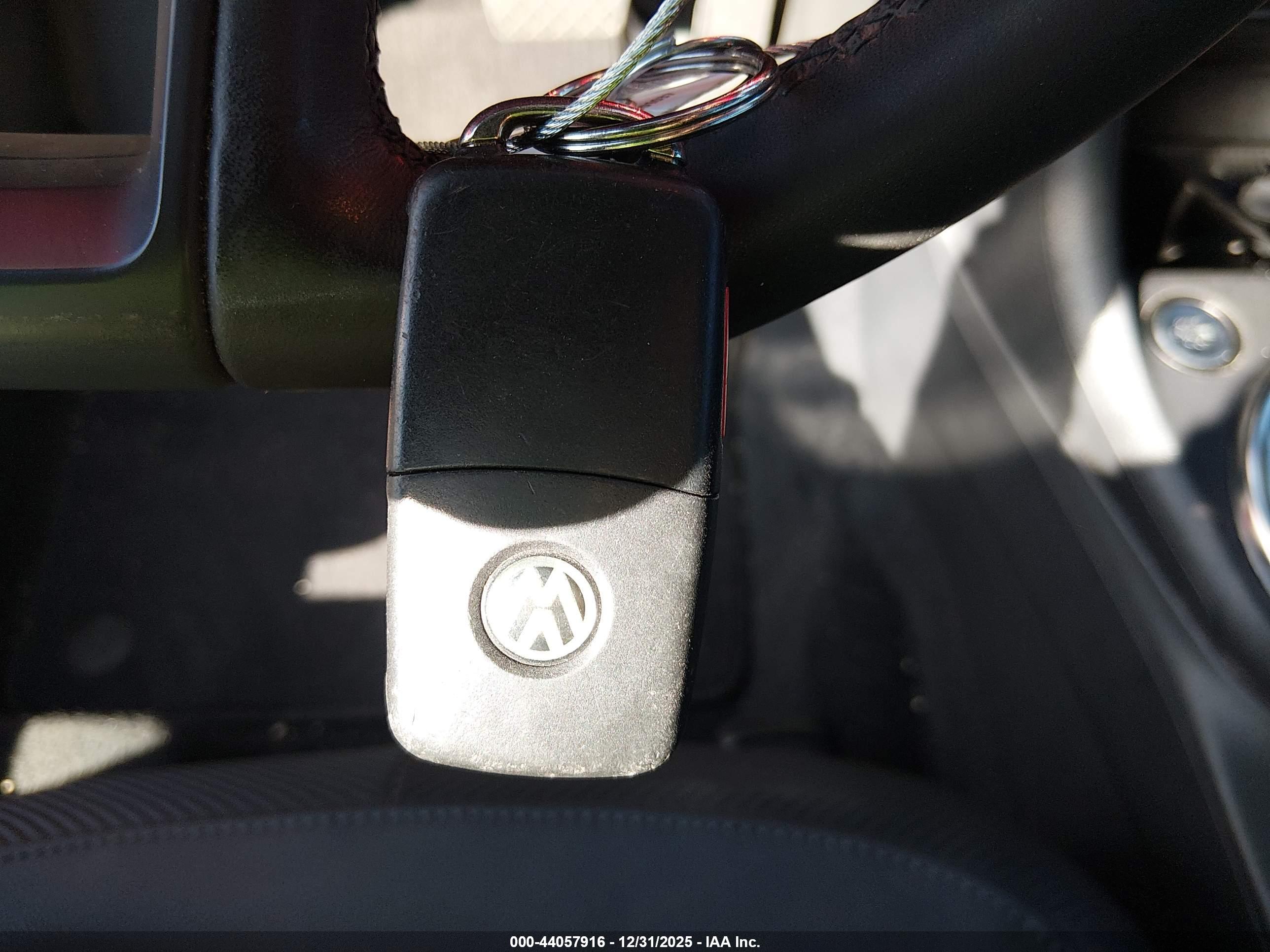 VOLKSWAGEN BEETLE image 11