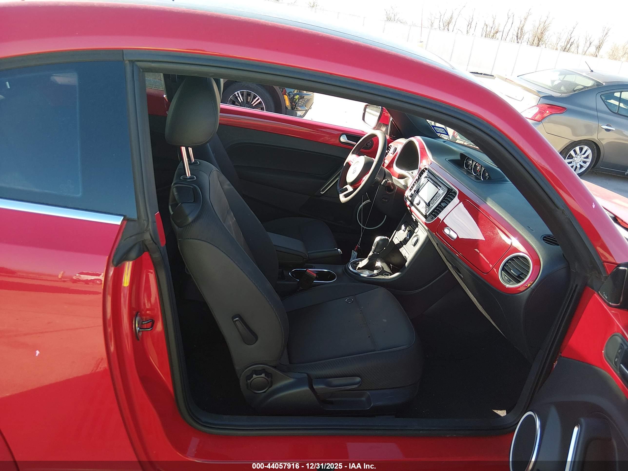 VOLKSWAGEN BEETLE image 5