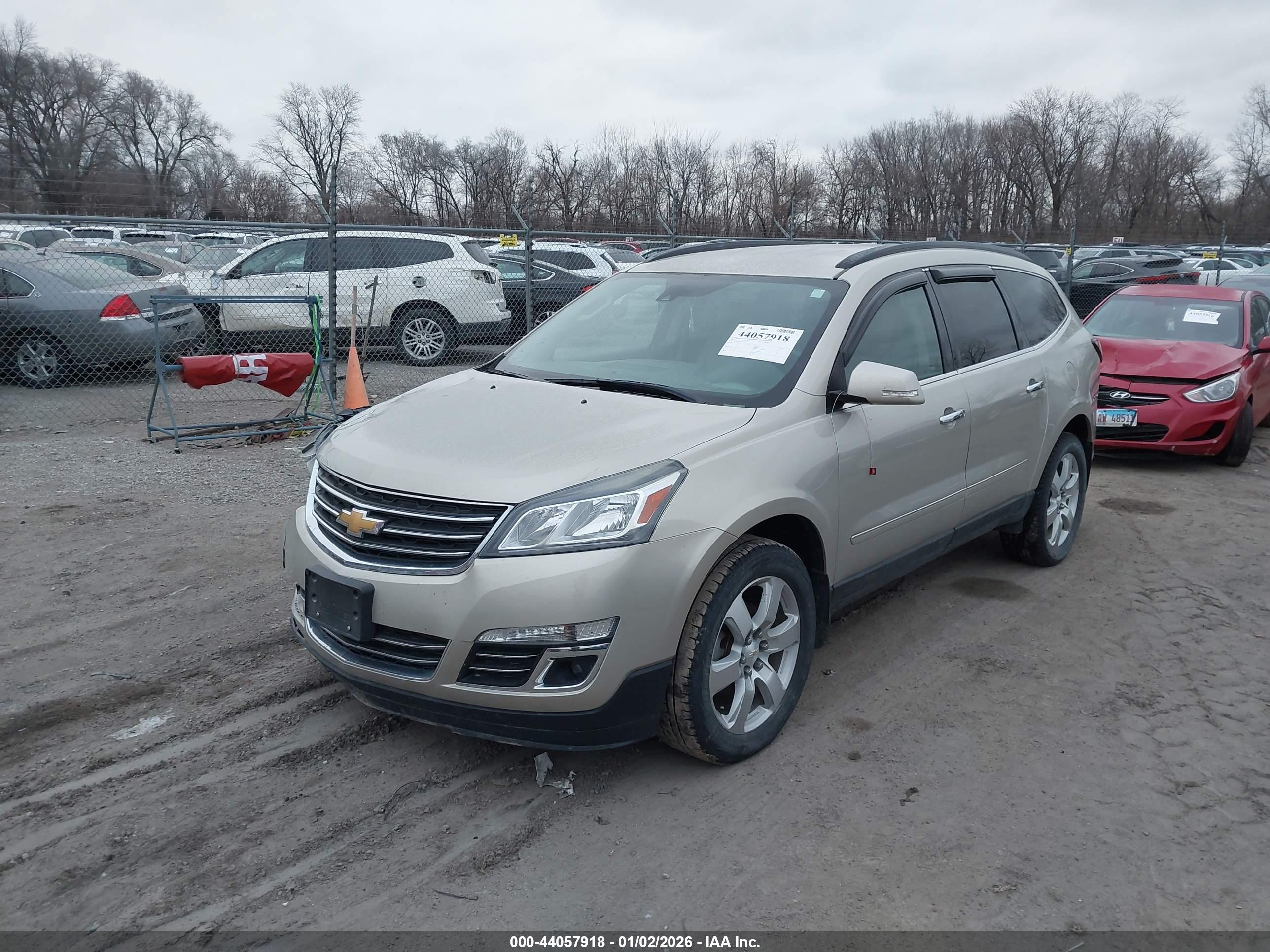 CHEVROLET TRAVERSE image 2