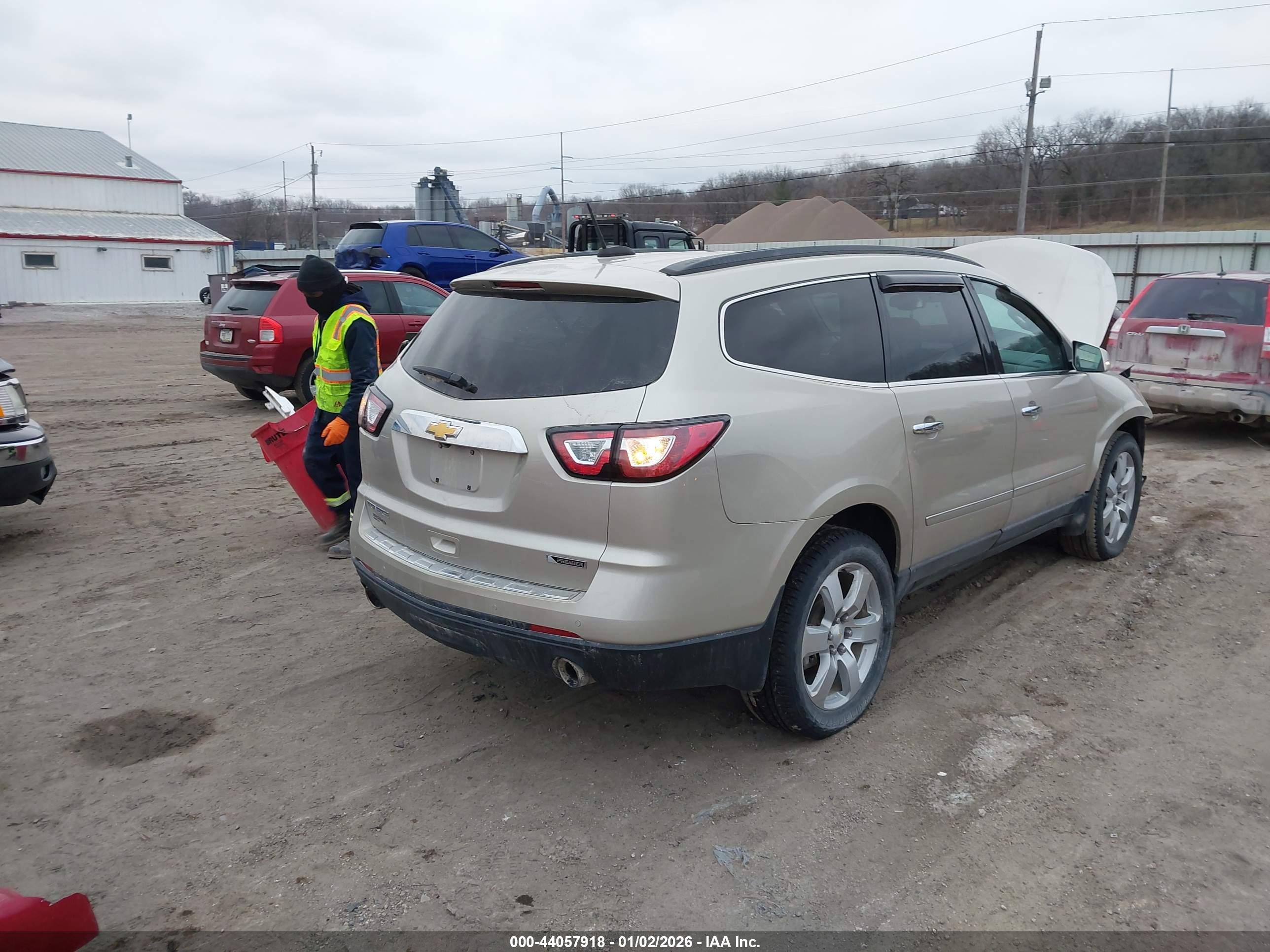 CHEVROLET TRAVERSE image 4
