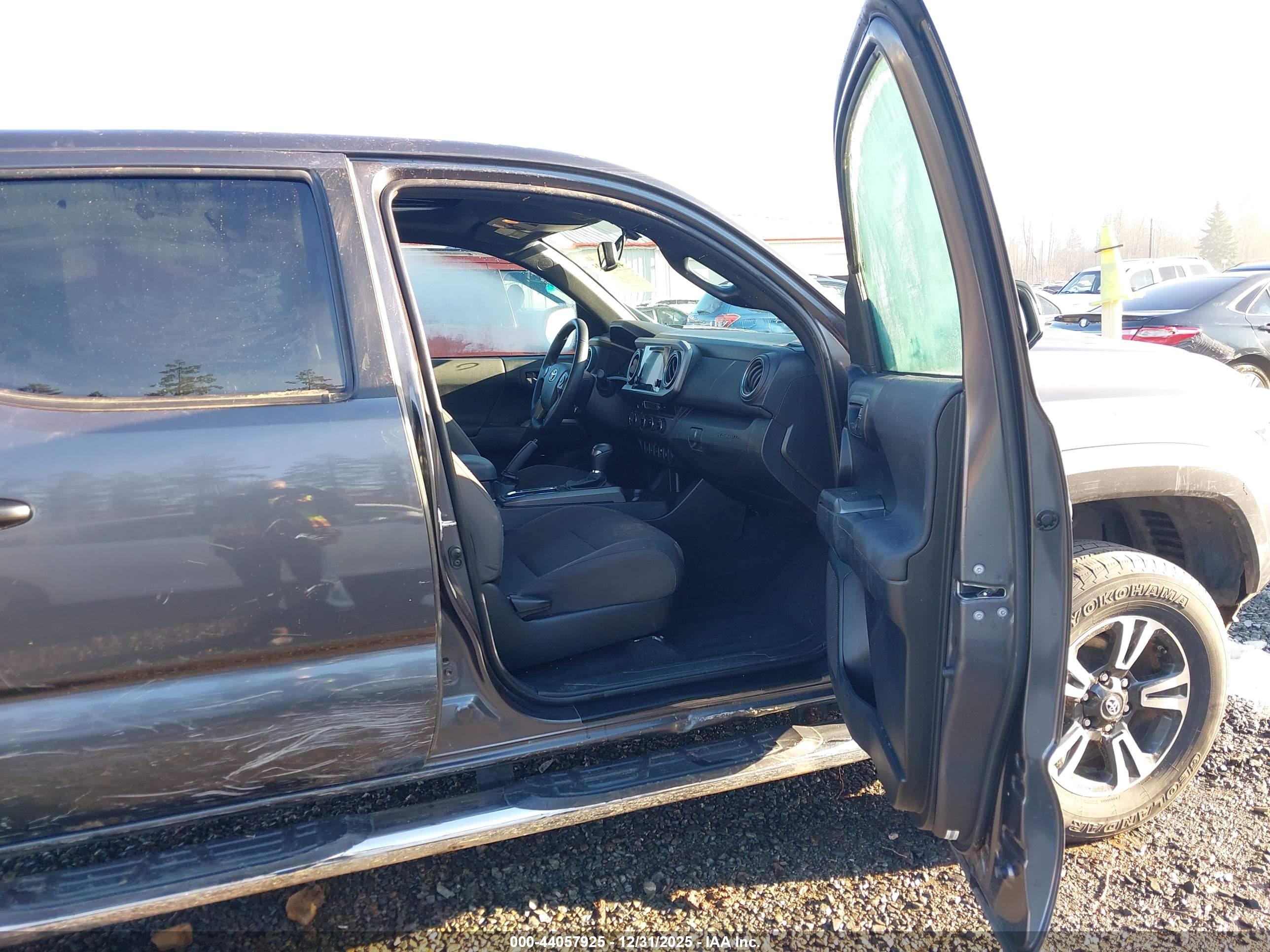TOYOTA TACOMA image 5