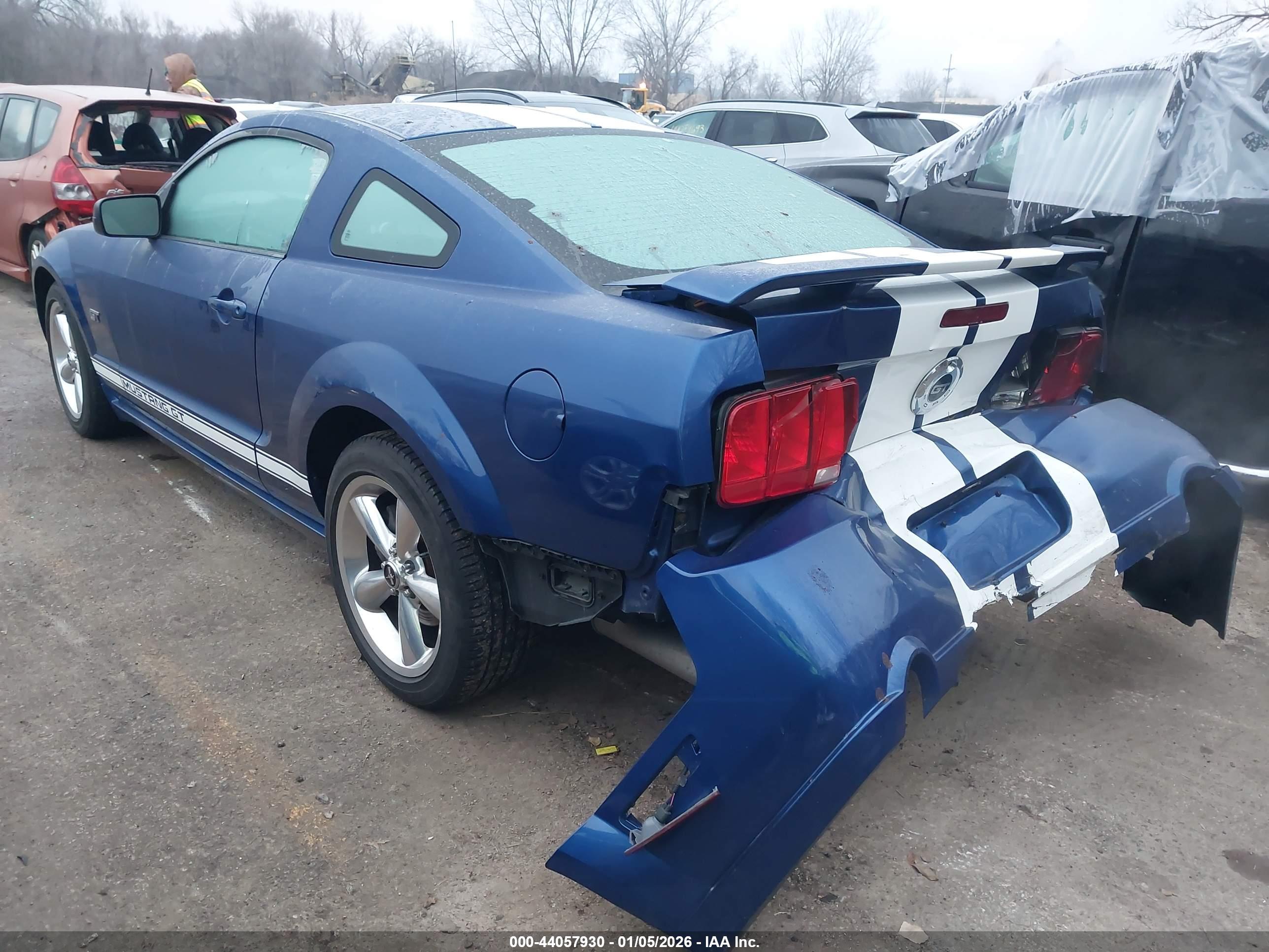 FORD MUSTANG image 3