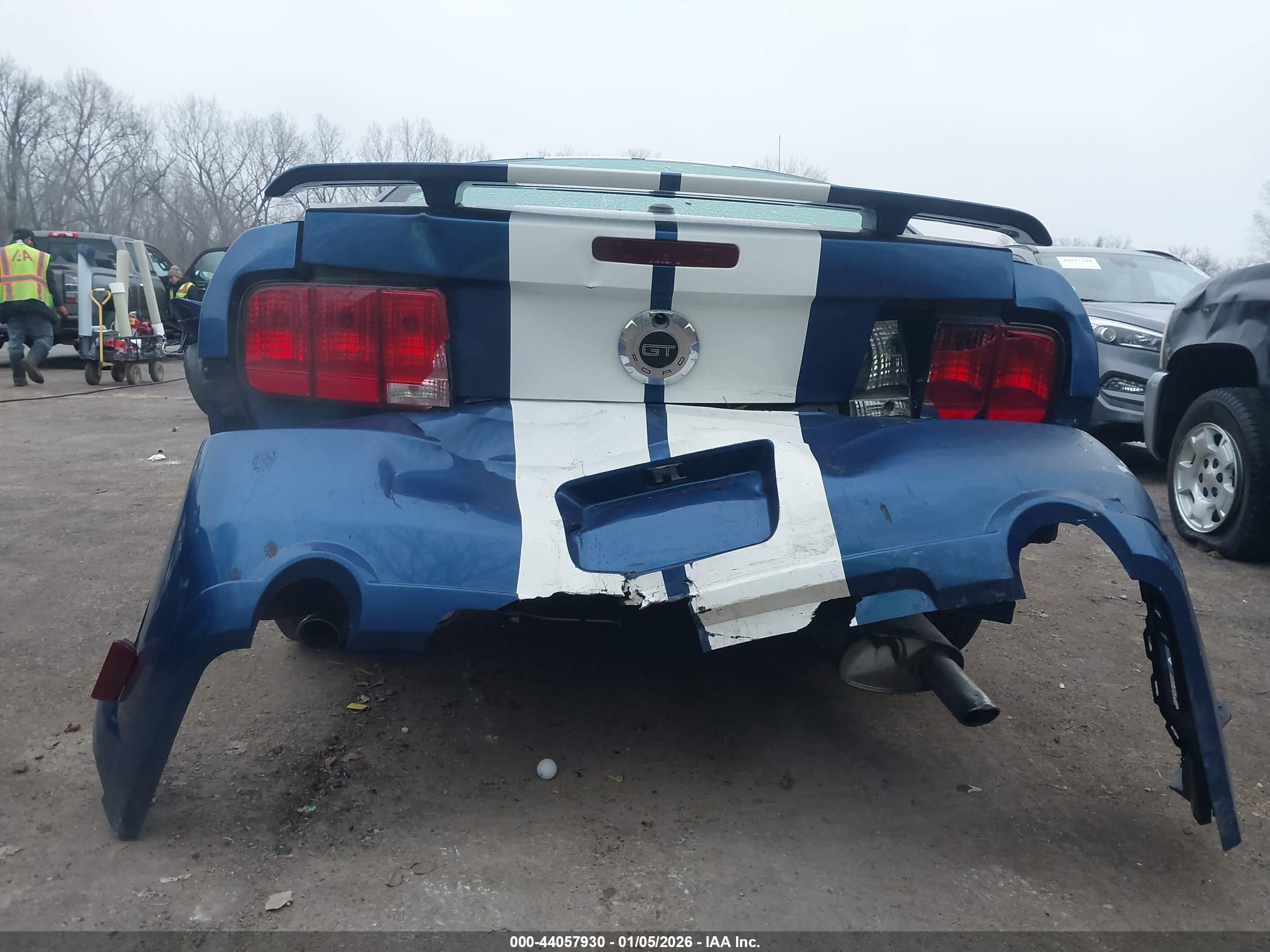 FORD MUSTANG image 6