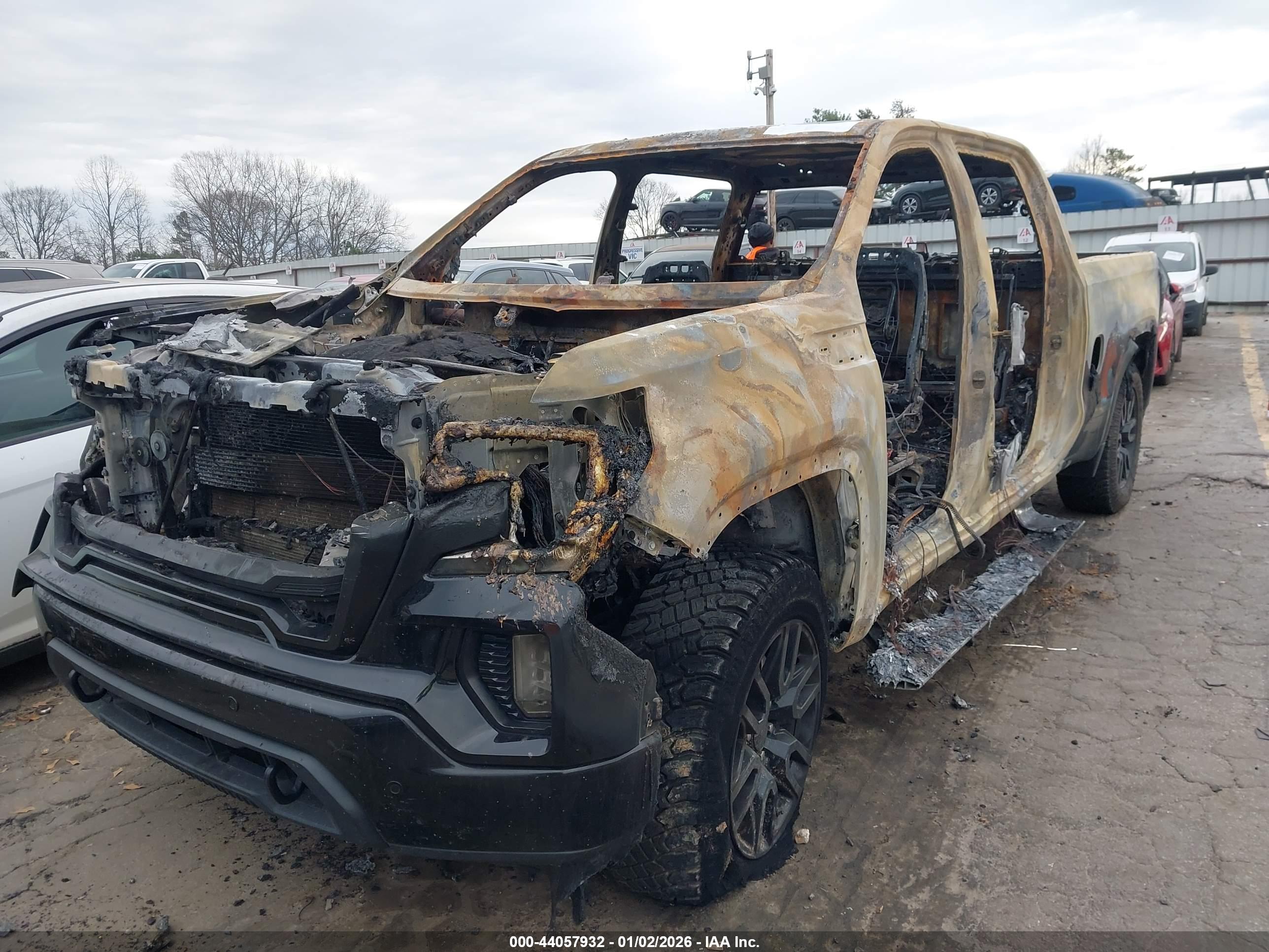 GMC SIERRA image 6