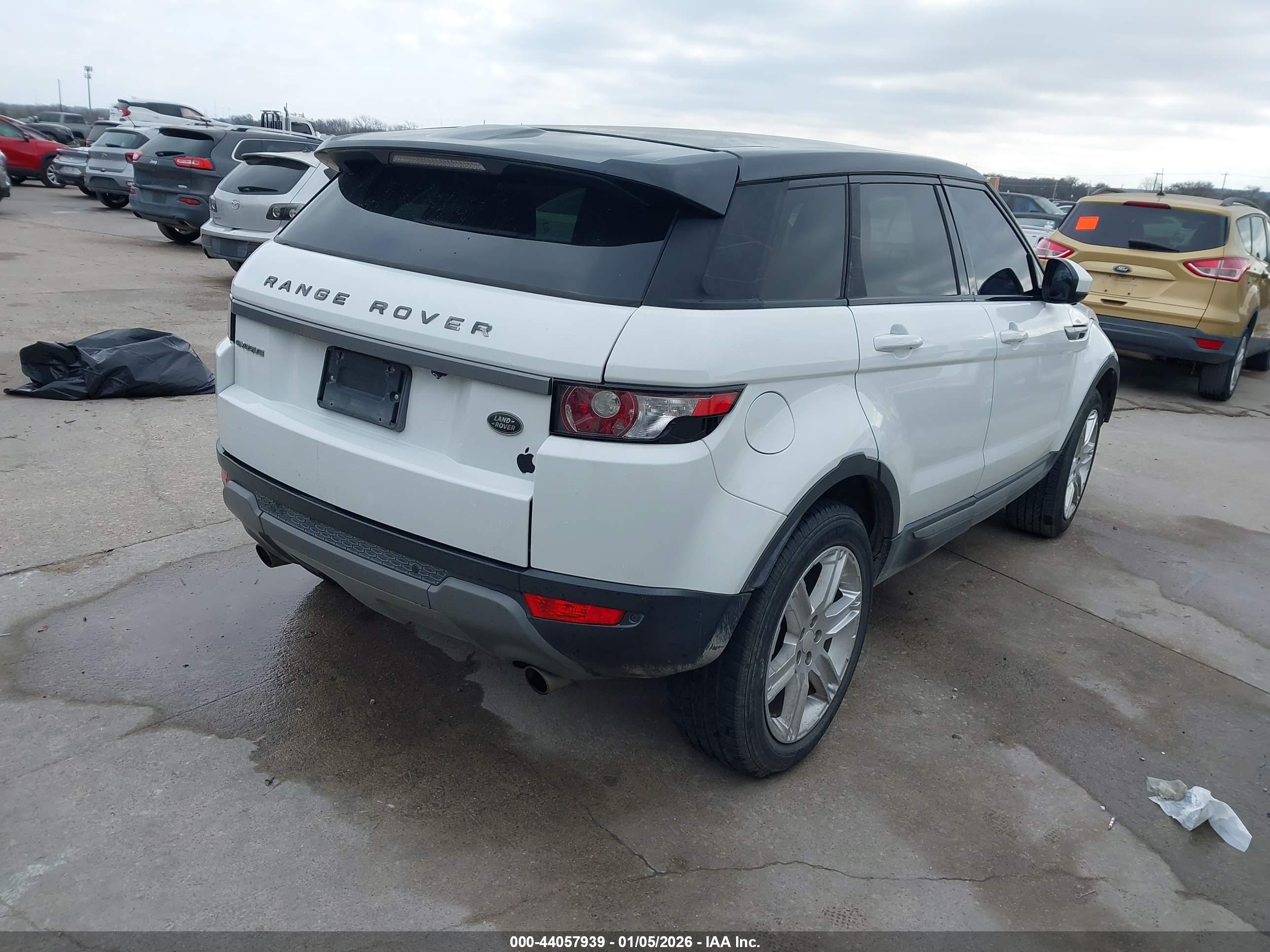 LAND ROVER image 4