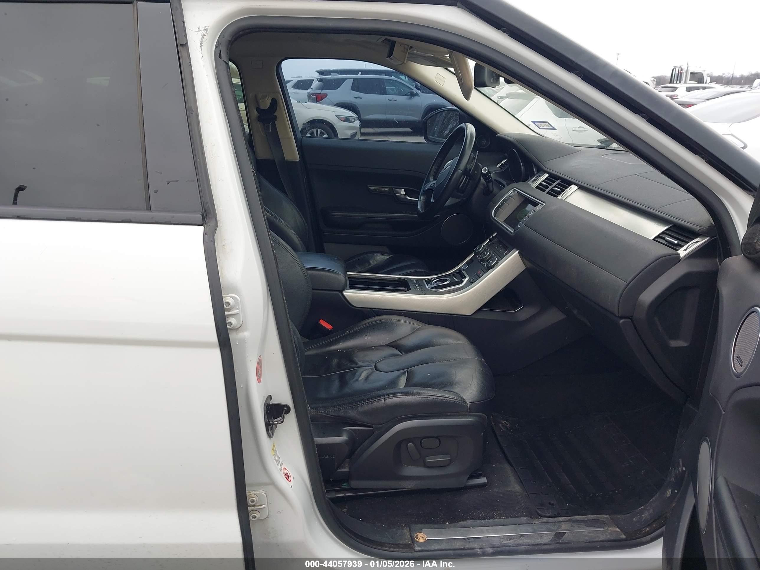 LAND ROVER image 5