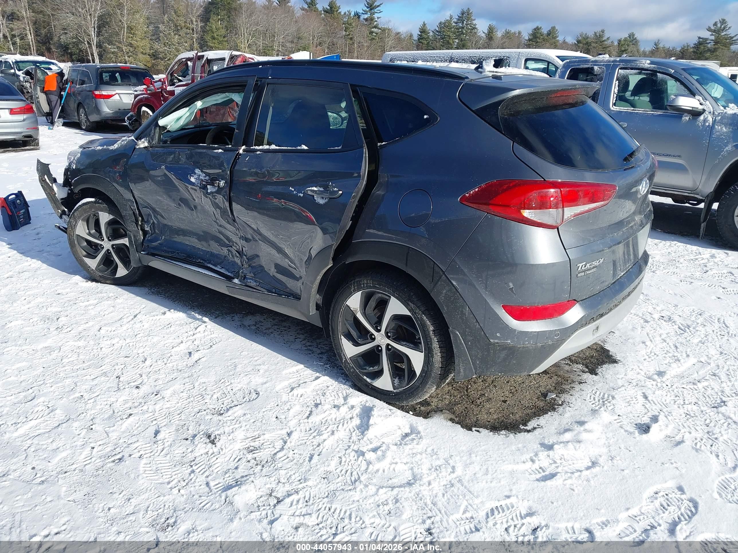 HYUNDAI TUCSON image 3
