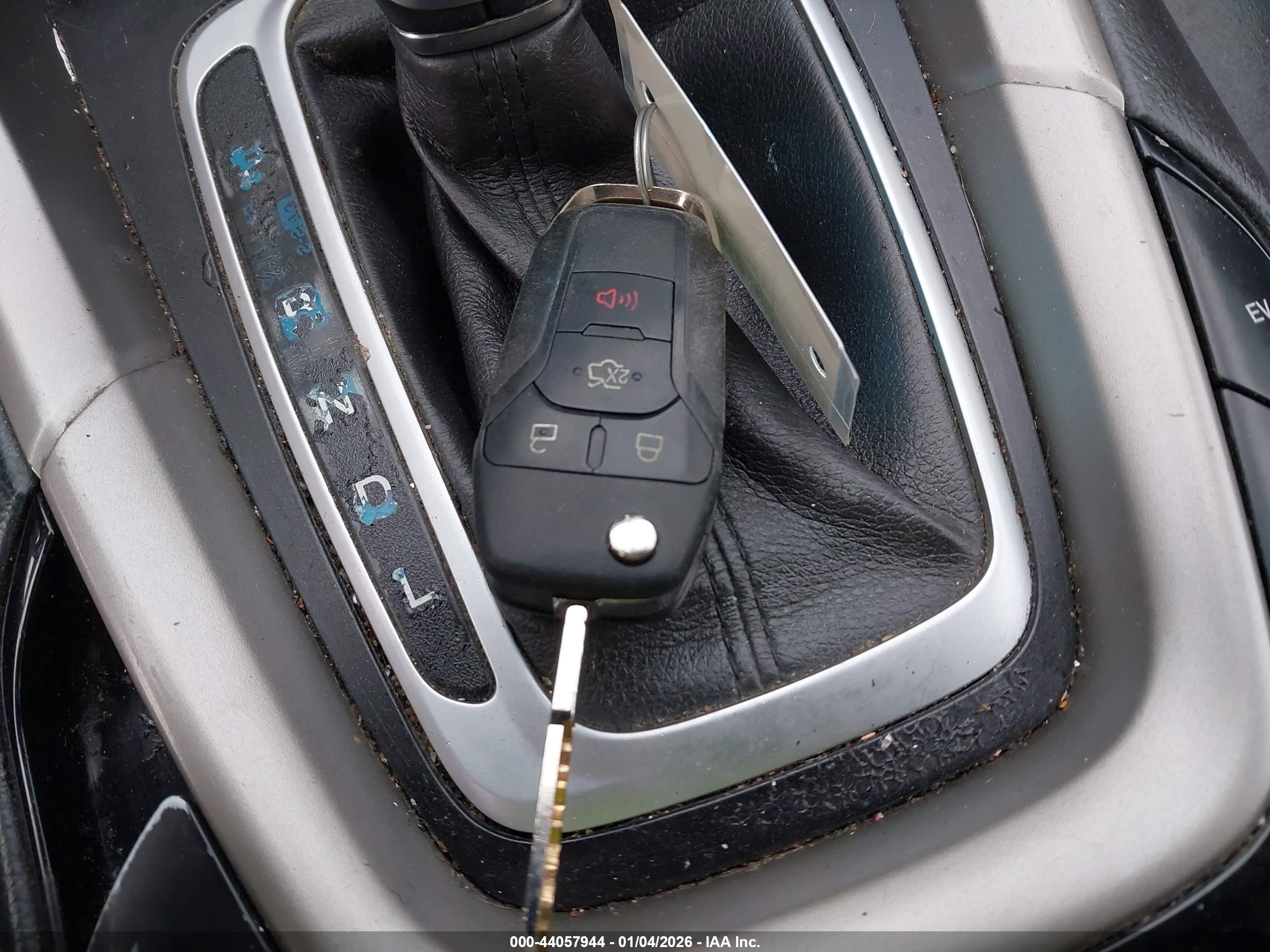 FORD FUSION image 11