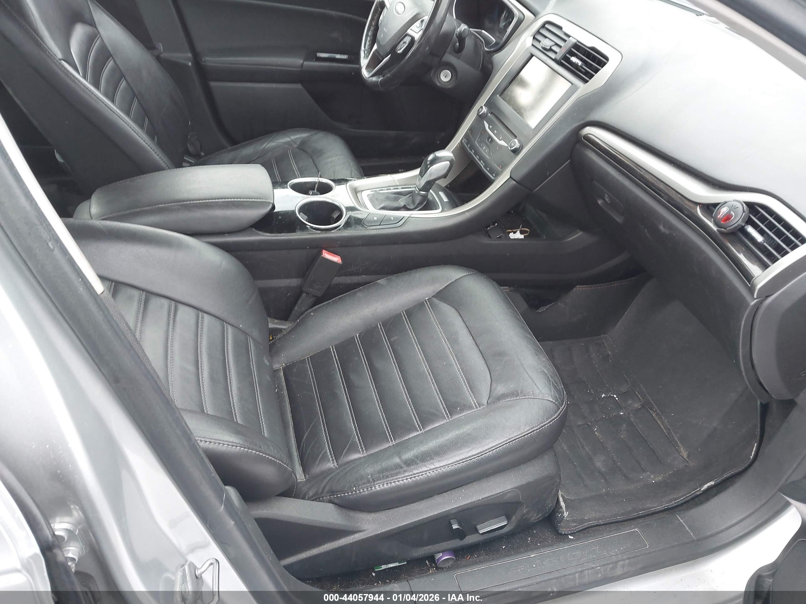 FORD FUSION image 5